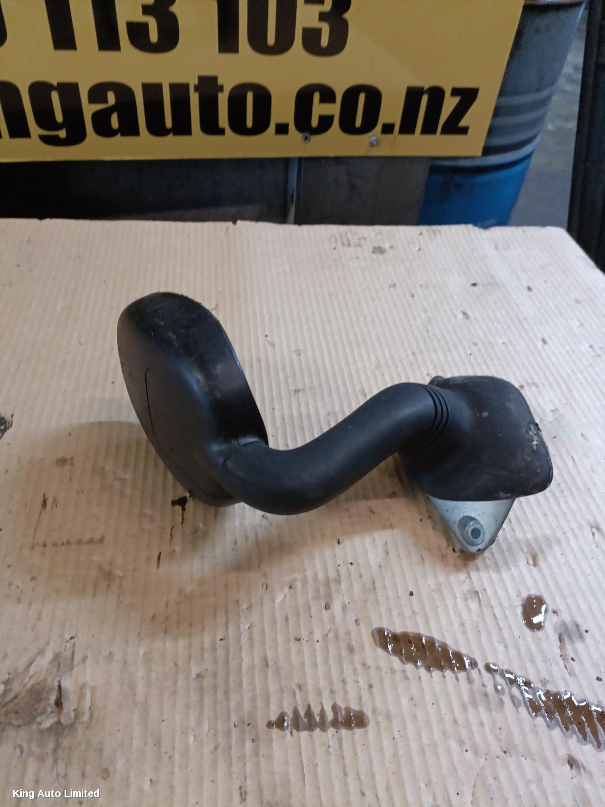 NISSAN URVAN 2007 Left Guard thumbnail 1
