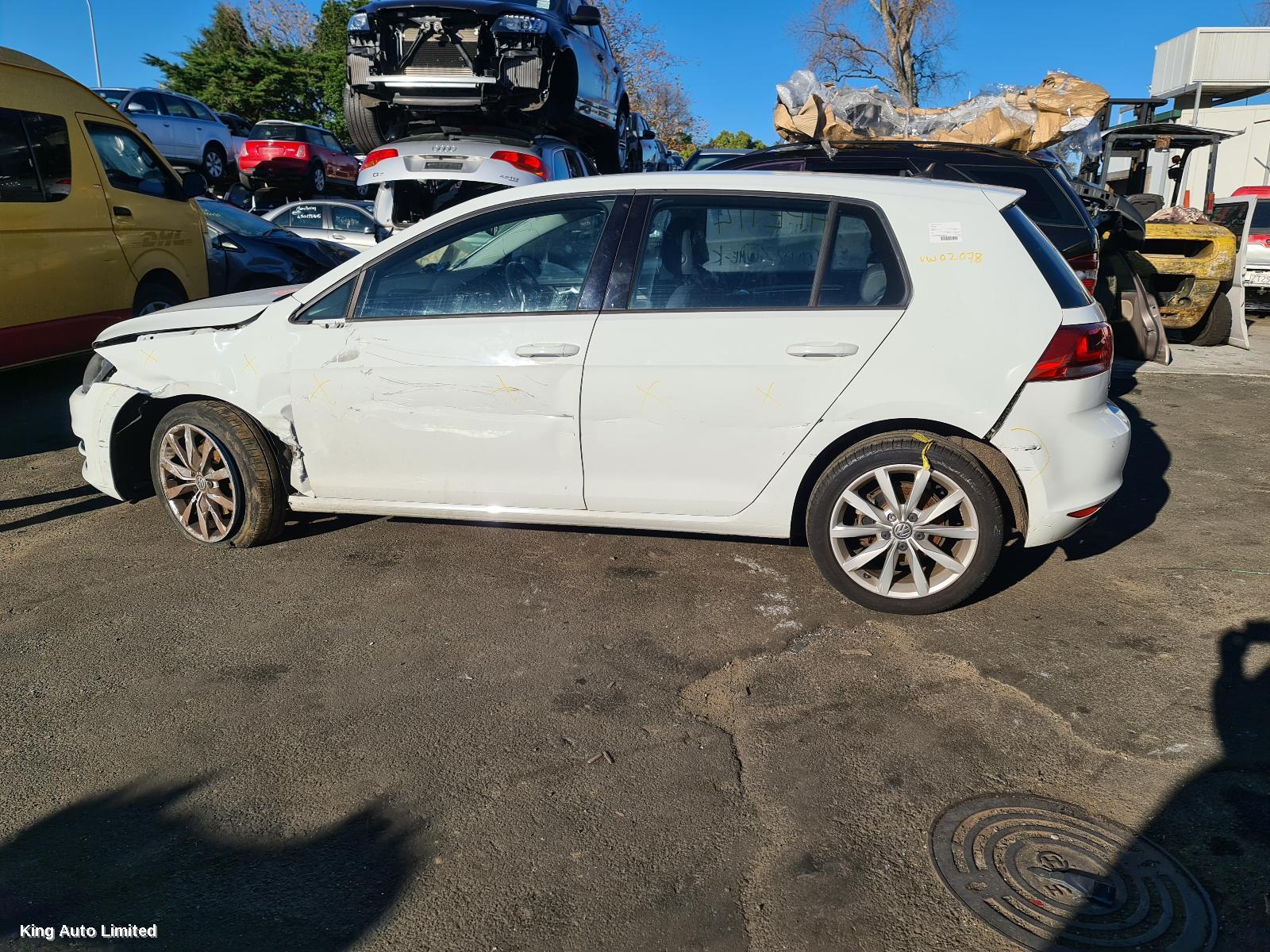 Volkswagen GOLF 2014 Right Front Door Window thumbnail 3