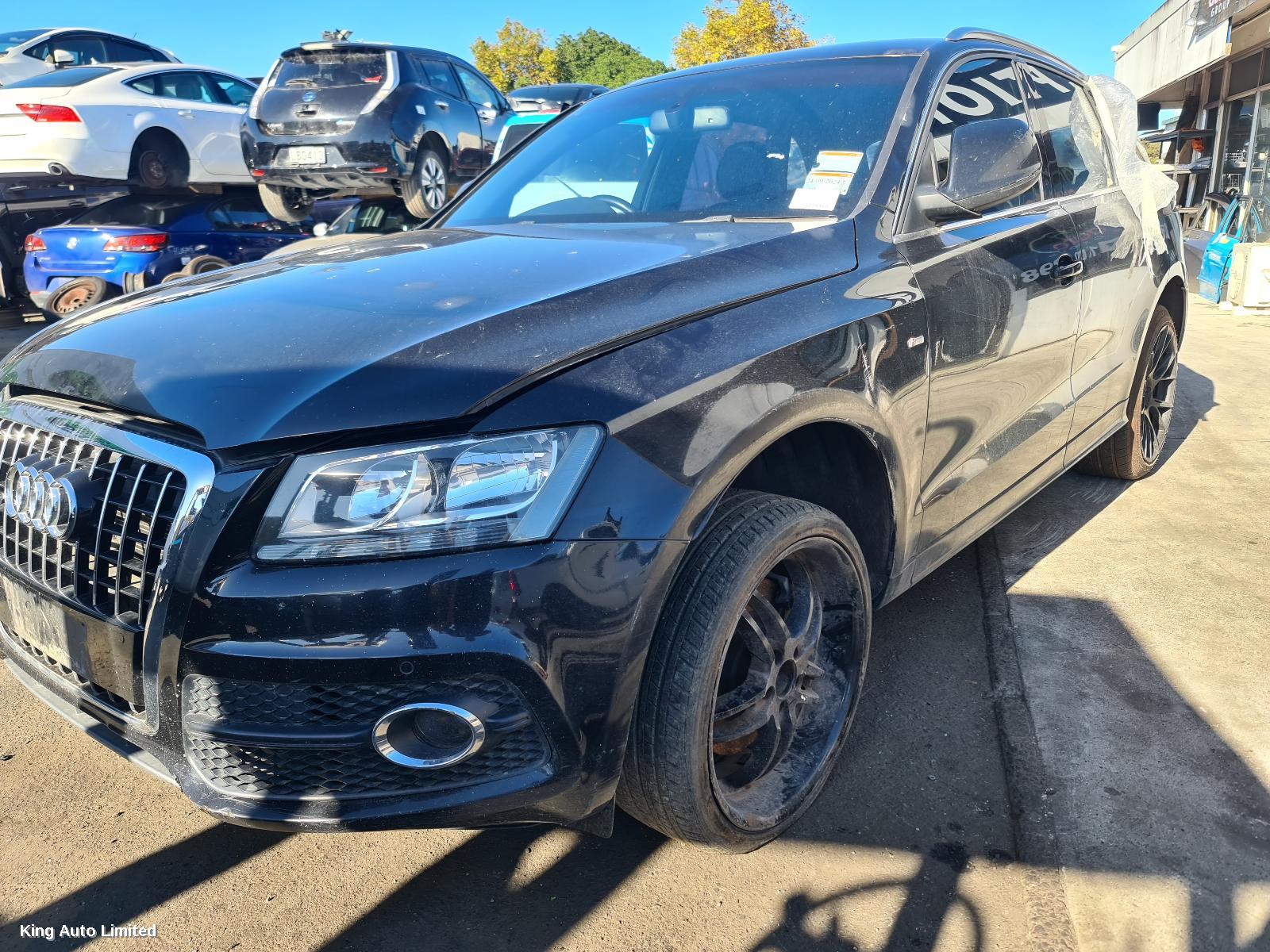 Audi Q5 2009 Radiator thumbnail 2