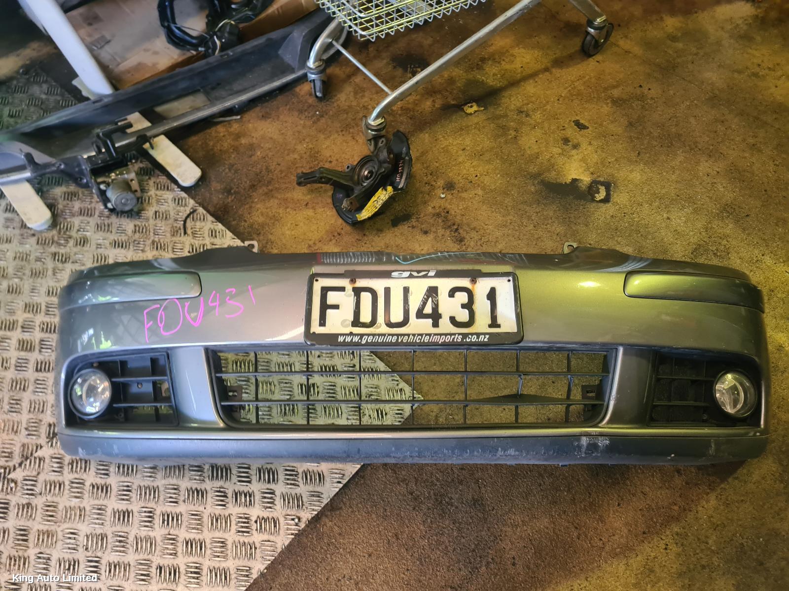 VOLKSWAGEN GOLF 2005 Front Bumper thumbnail 1