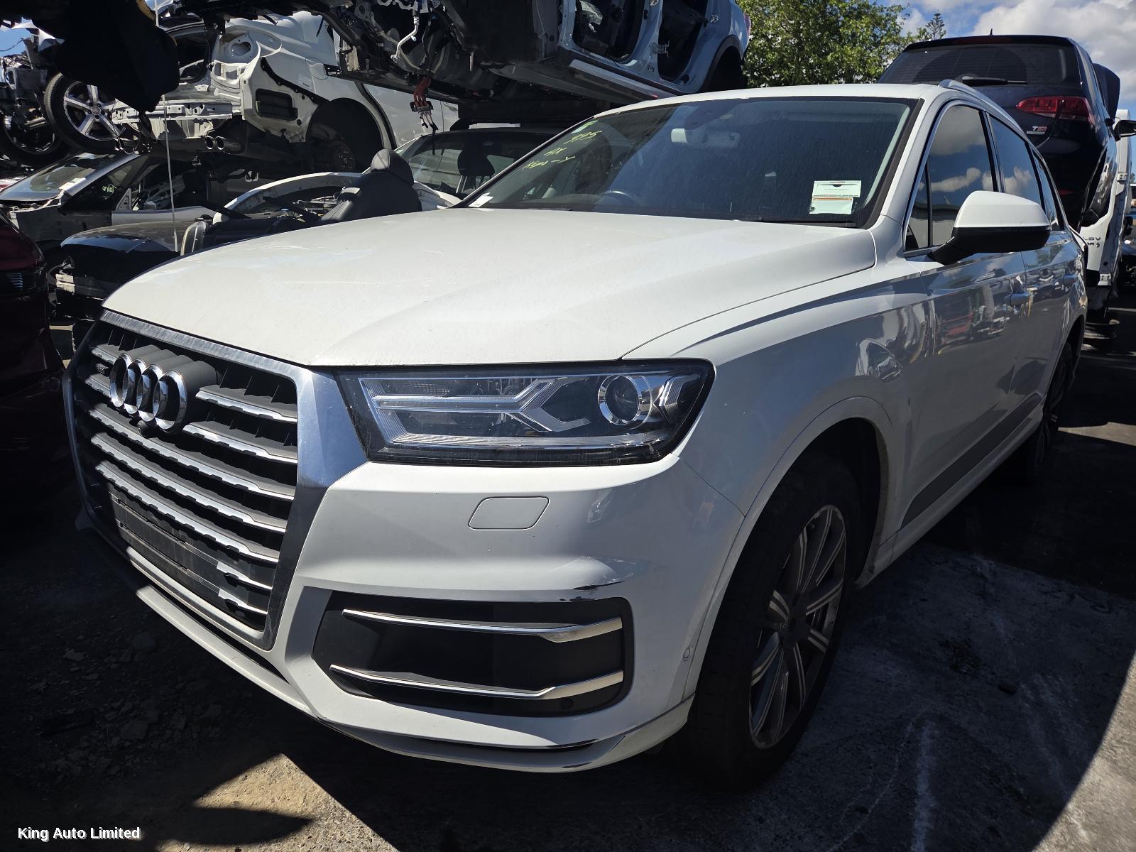 Azraa - AUDI Q7 2016 Radiator Support