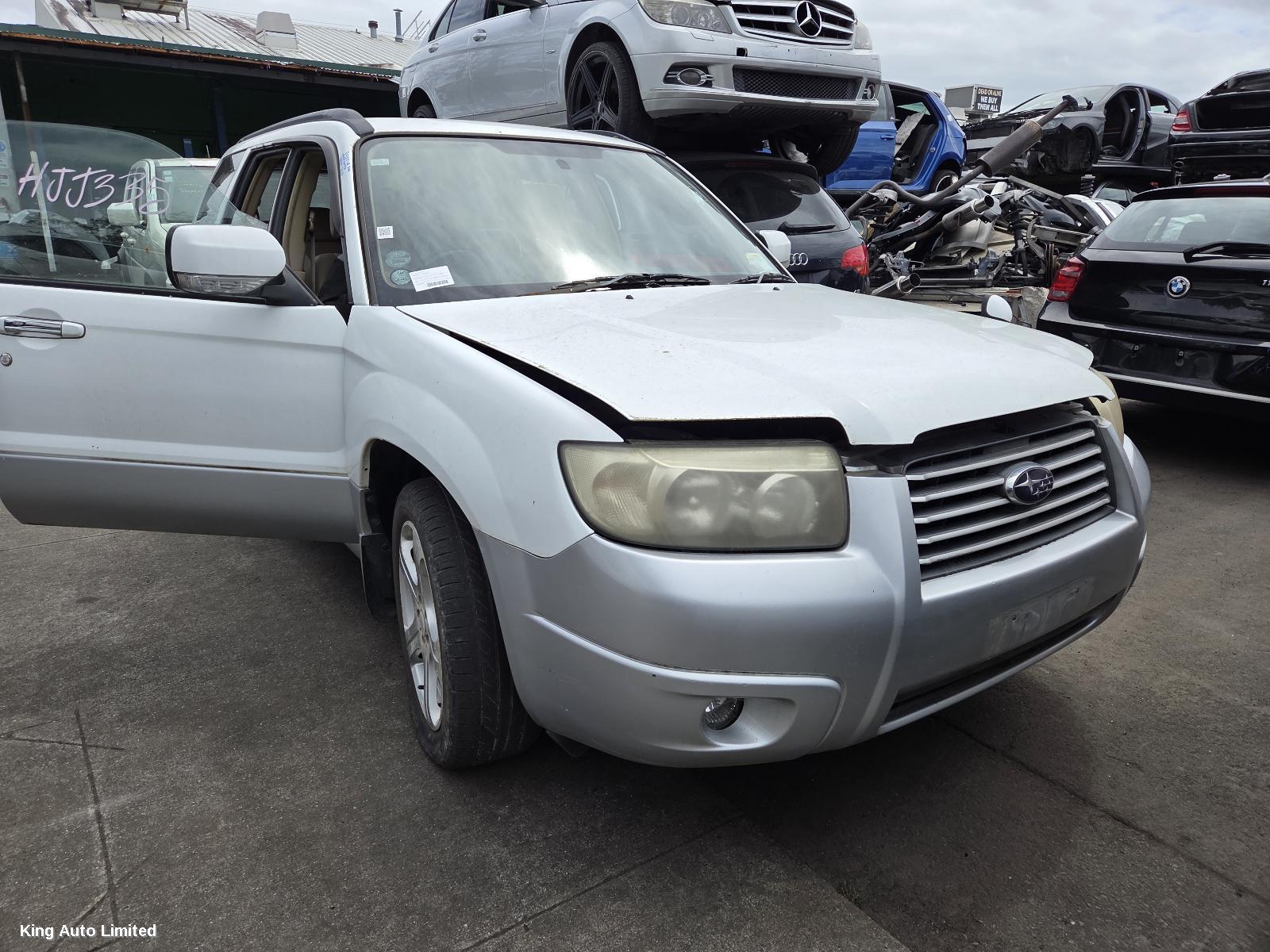 Subaru FORESTER 2005 Right Guard thumbnail 1