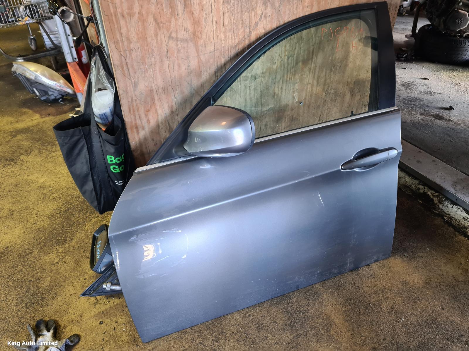 BMW 3 SERIES 2011 Left Front Door thumbnail 3