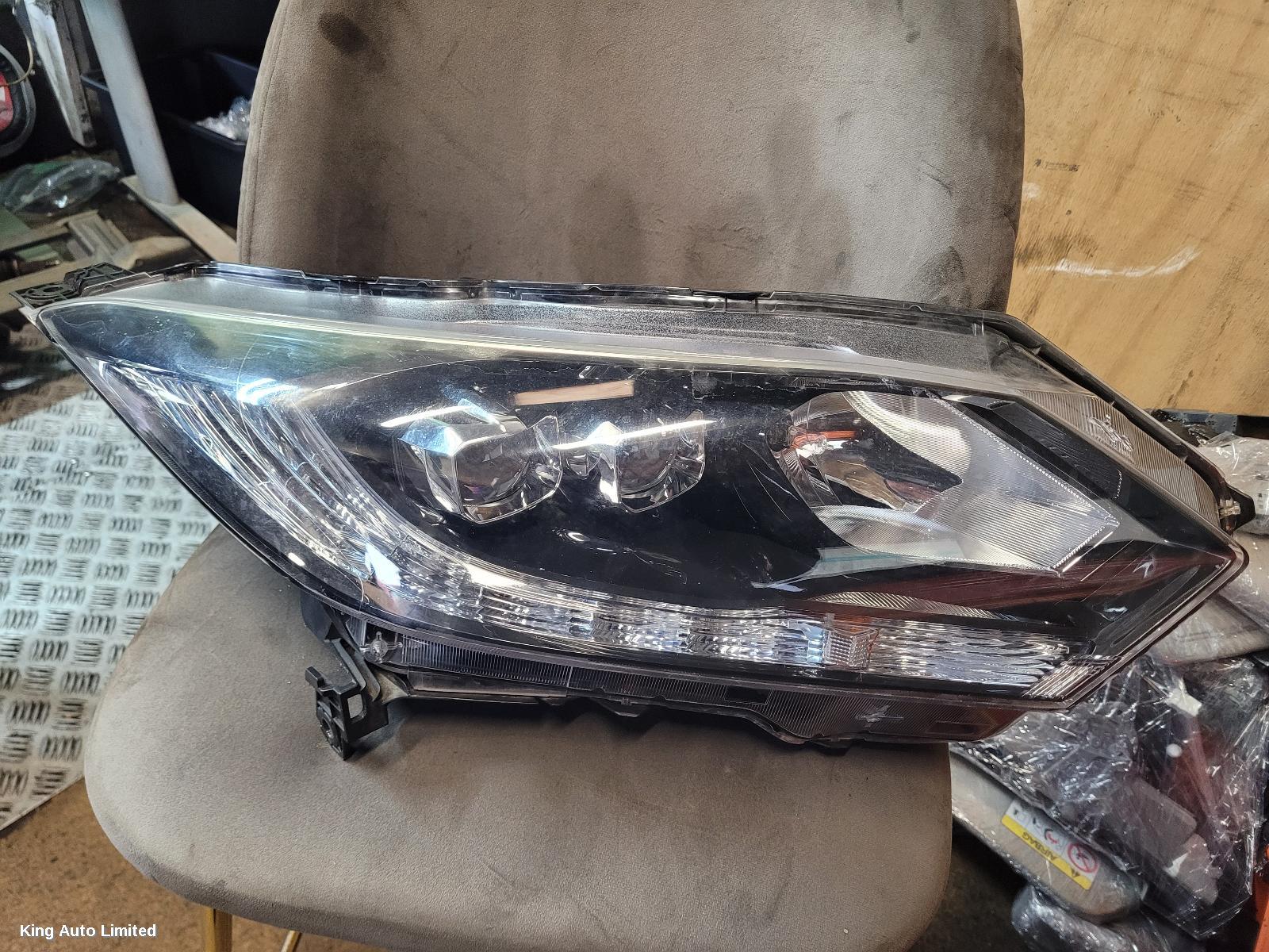 Honda HRV 2017 Right Headlamp thumbnail 1