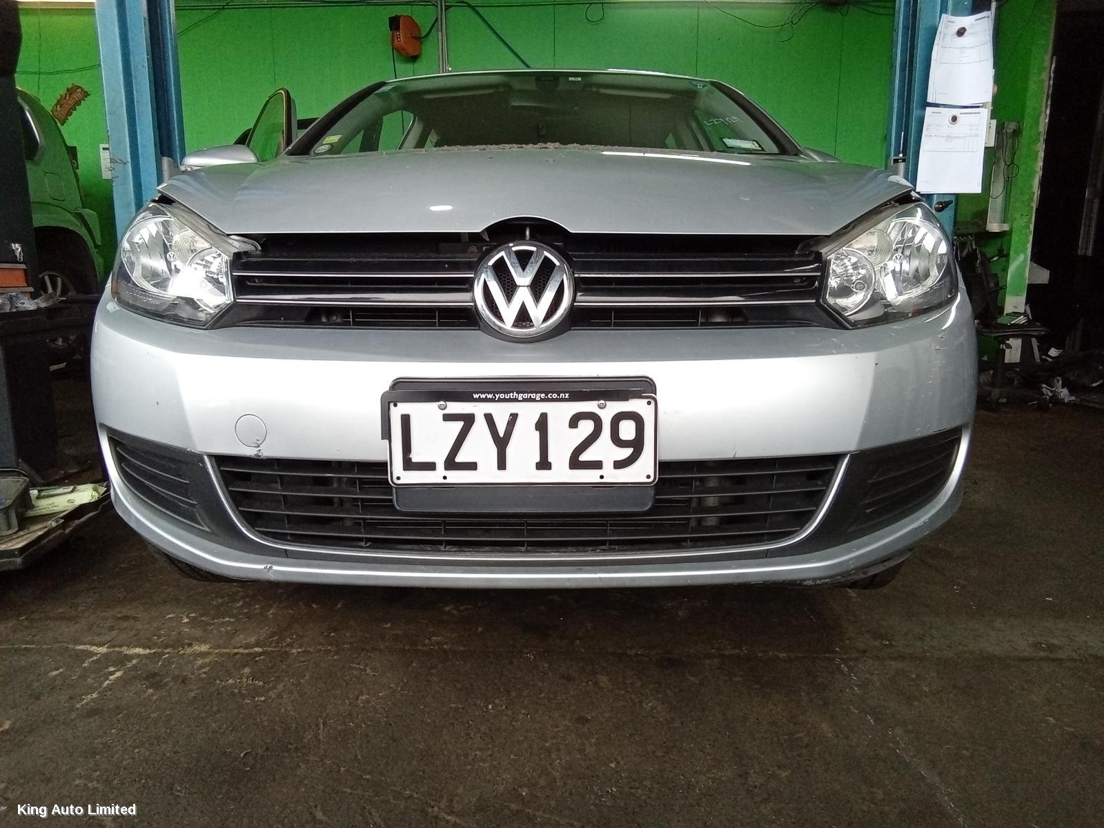 VOLKSWAGEN GOLF 2011 Front Bumper thumbnail 1