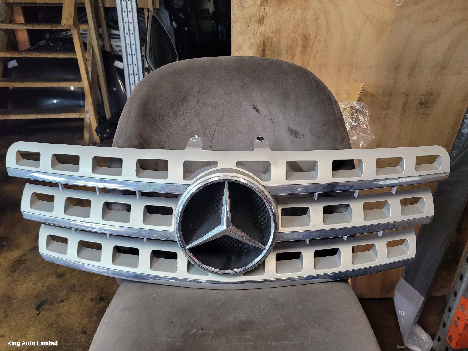 Azraa - MERCEDES M CLASS 2008 Grille