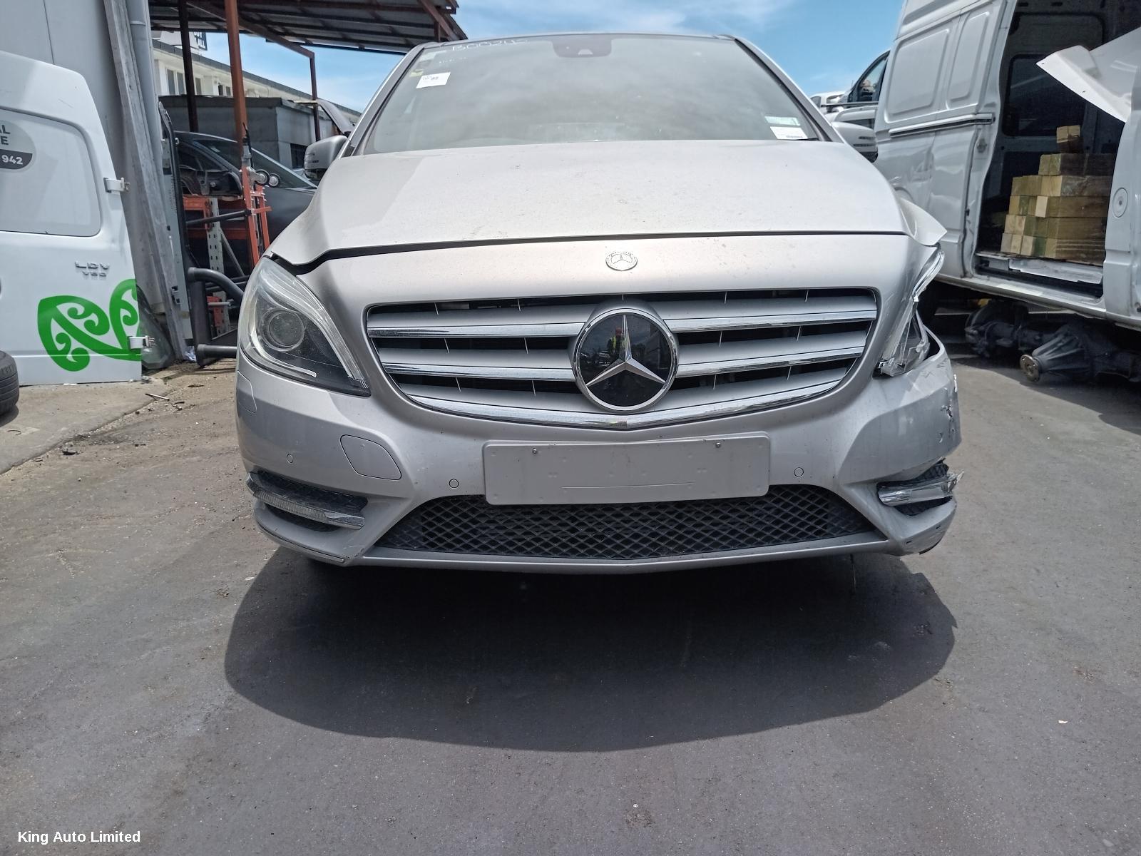 Mercedes-Benz B CLASS 2012 Fuel Door / Filler thumbnail 3