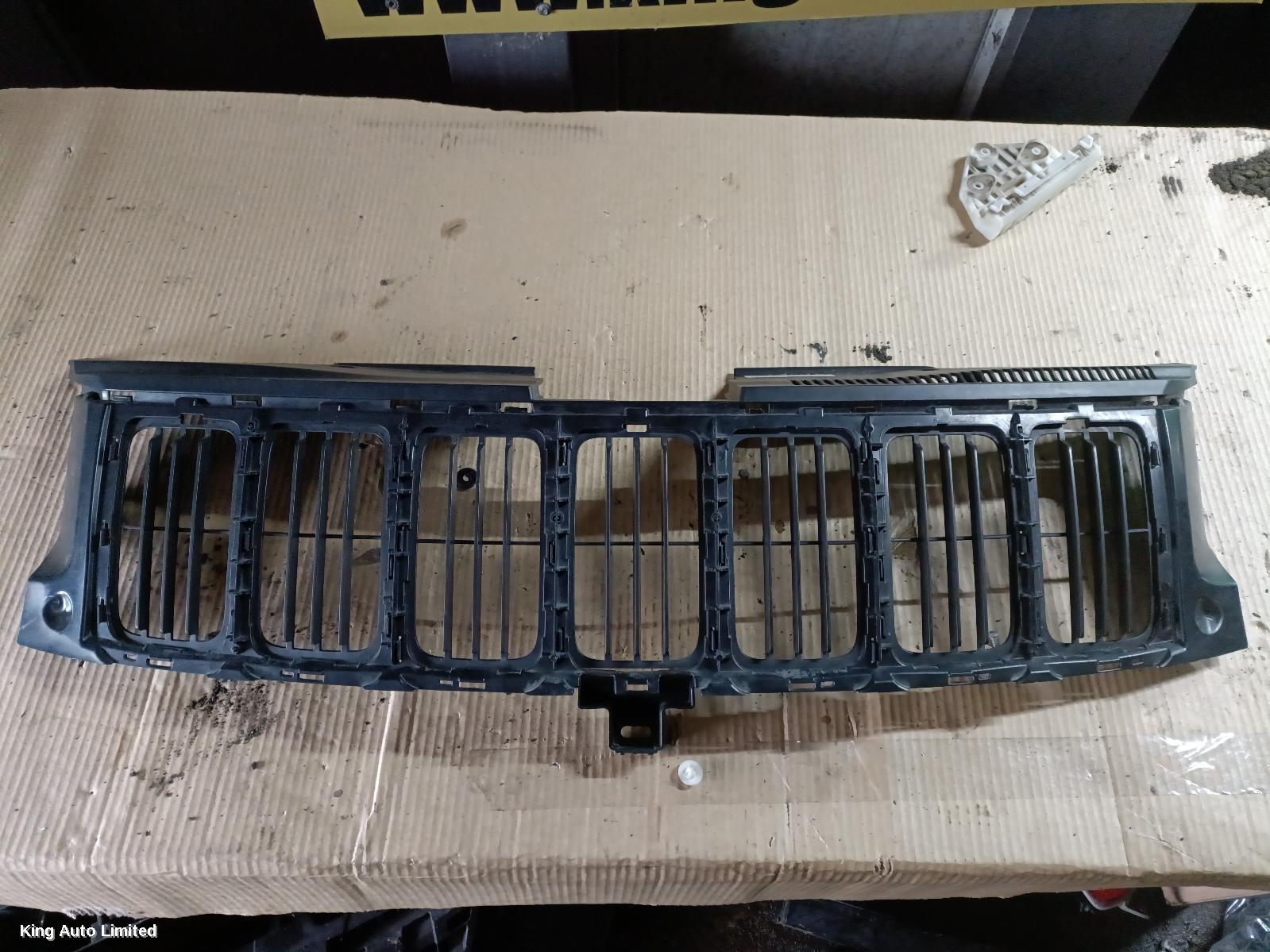 JEEP GRANDCHEROKEE 2013 Grille thumbnail 1