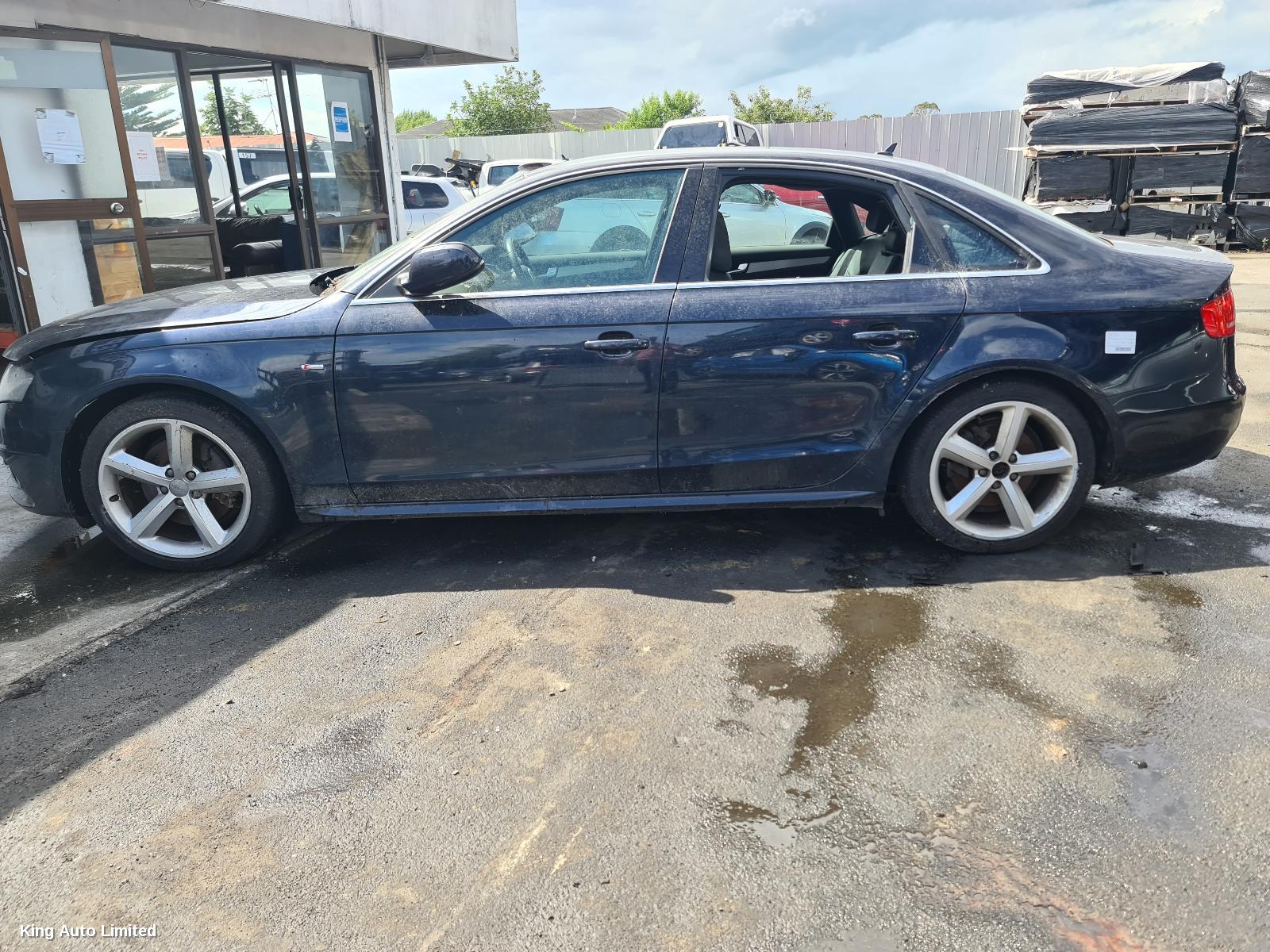 Audi A4 2010 Right Taillight thumbnail 3