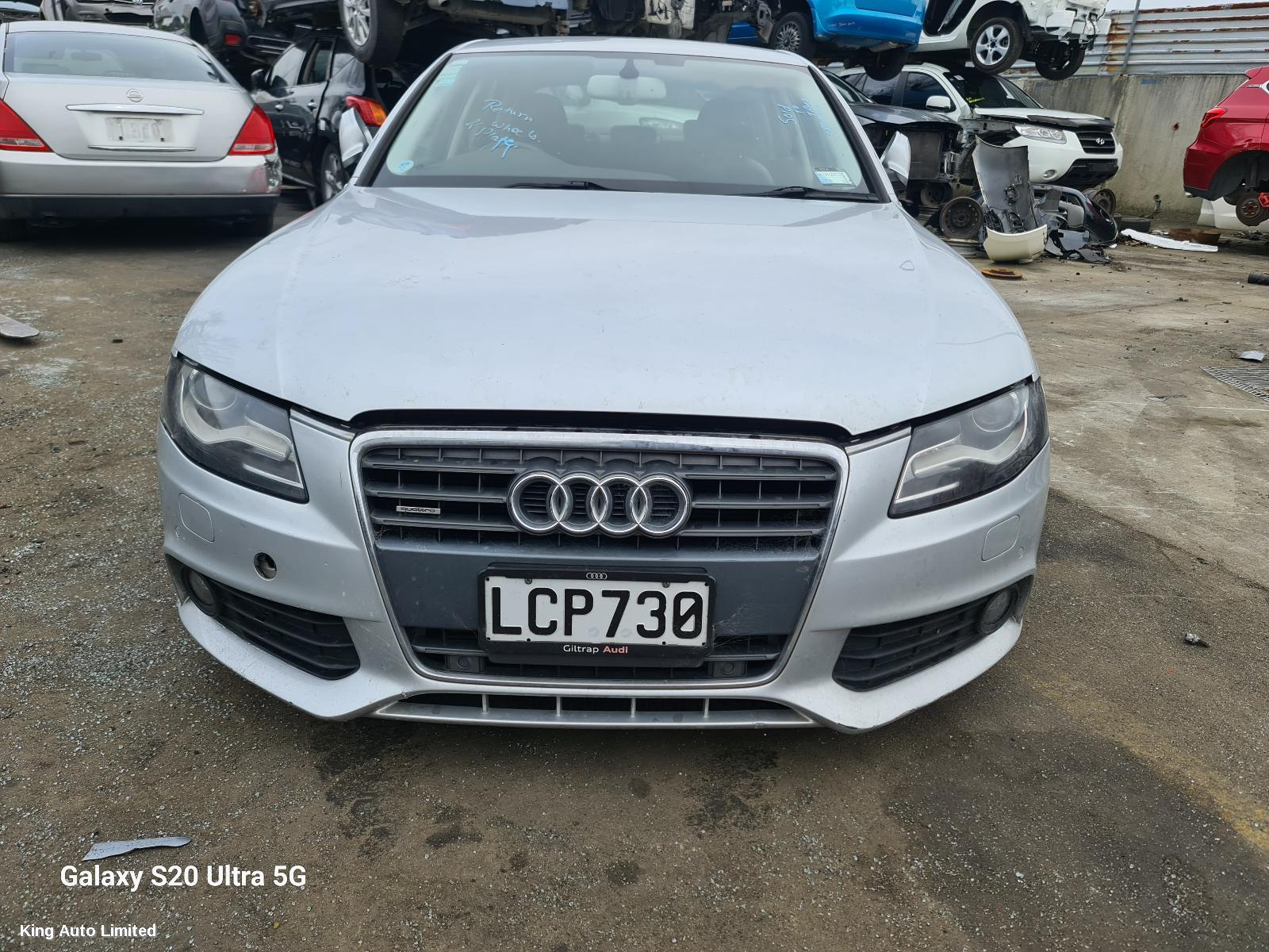 Azraa - AUDI A4 2012 Overflow Bottle