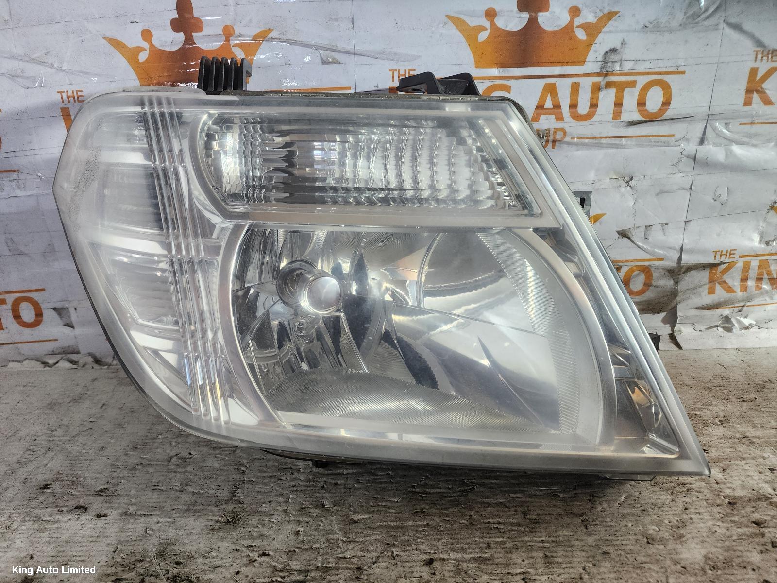 NISSAN NAVARA 2010 Right Headlamp thumbnail 1