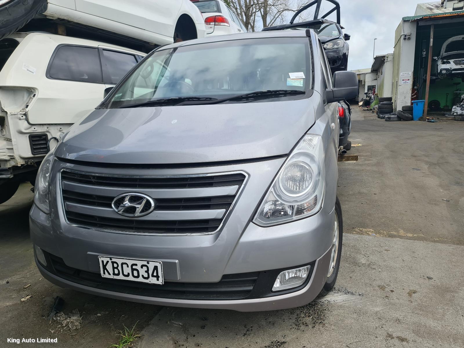 Hyundai ILOAD/IMAX 2016 Left Headlamp thumbnail 1