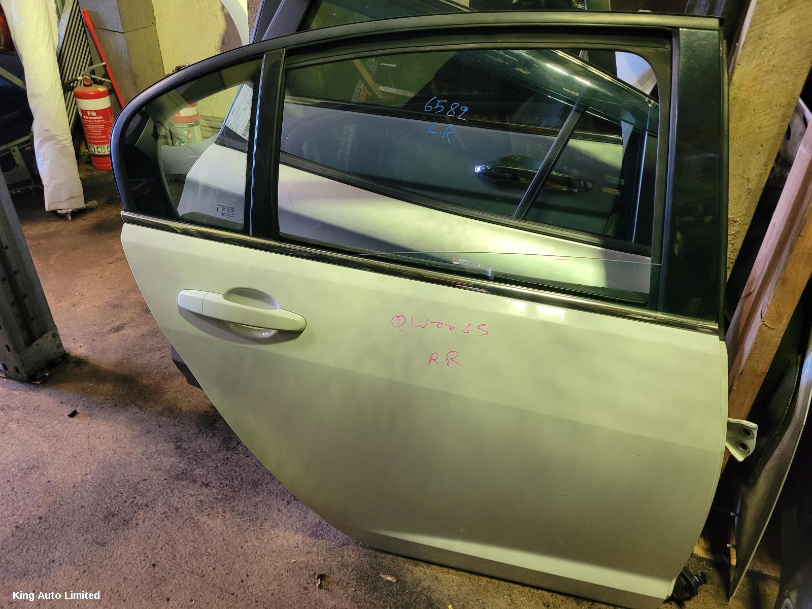 HOLDEN COMMODORE 2010 RIGHT_REAR_DOOR_SLIDING thumbnail 1