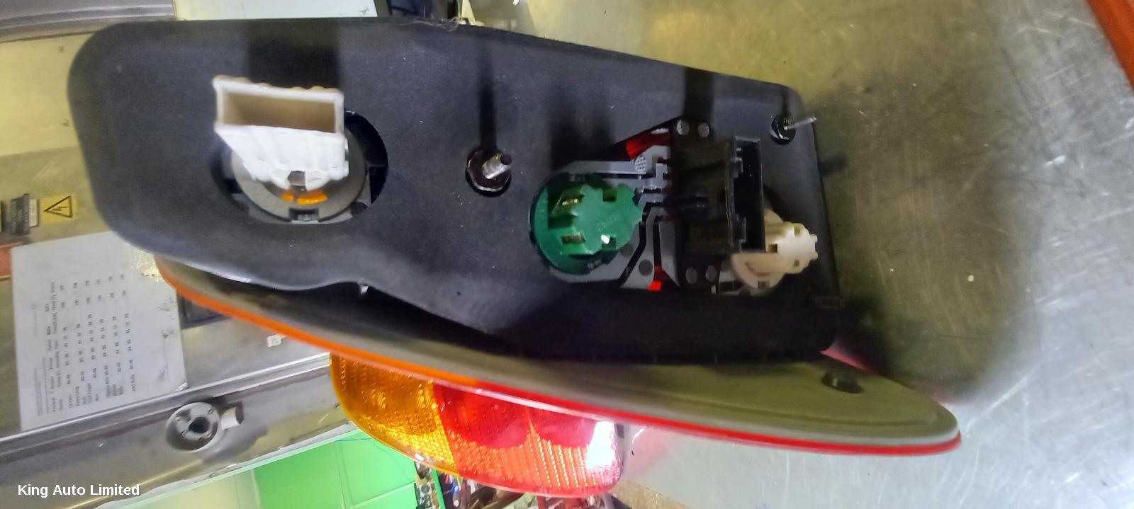 BMW X5 2001 Right Taillight thumbnail 1