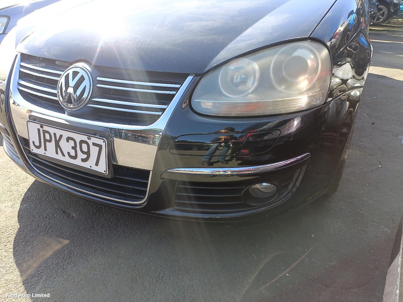 Volkswagen GOLF 2009 Front Bumper thumbnail 3