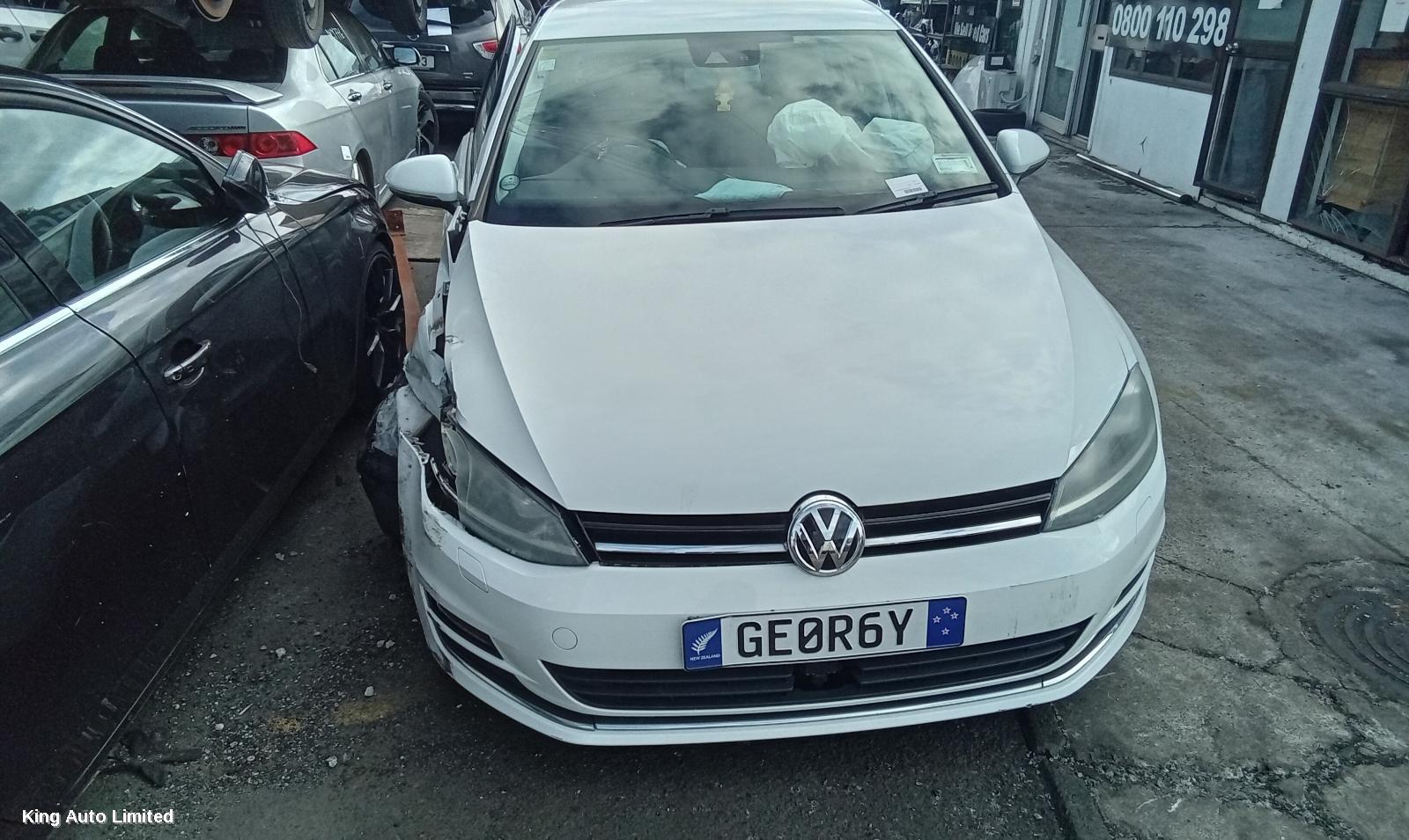 Azraa - Volkswagen GOLF 2014 A/C Condenser