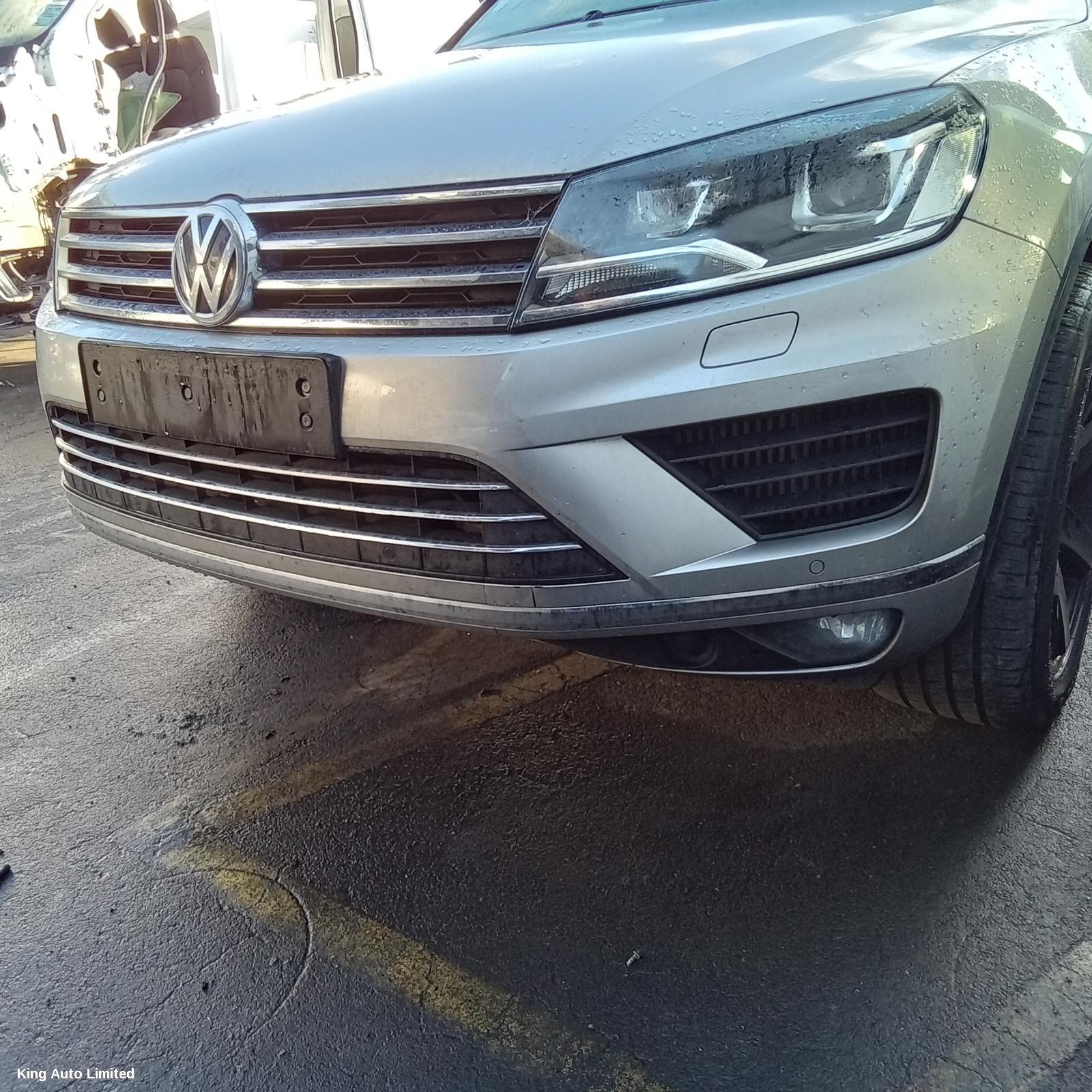 Volkswagen TOUAREG 2017 Left Guard thumbnail 2