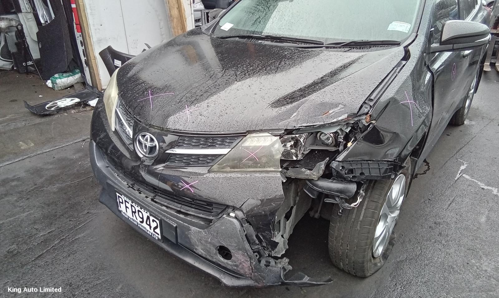 Toyota RAV4 2015 Rear Garnish thumbnail 2