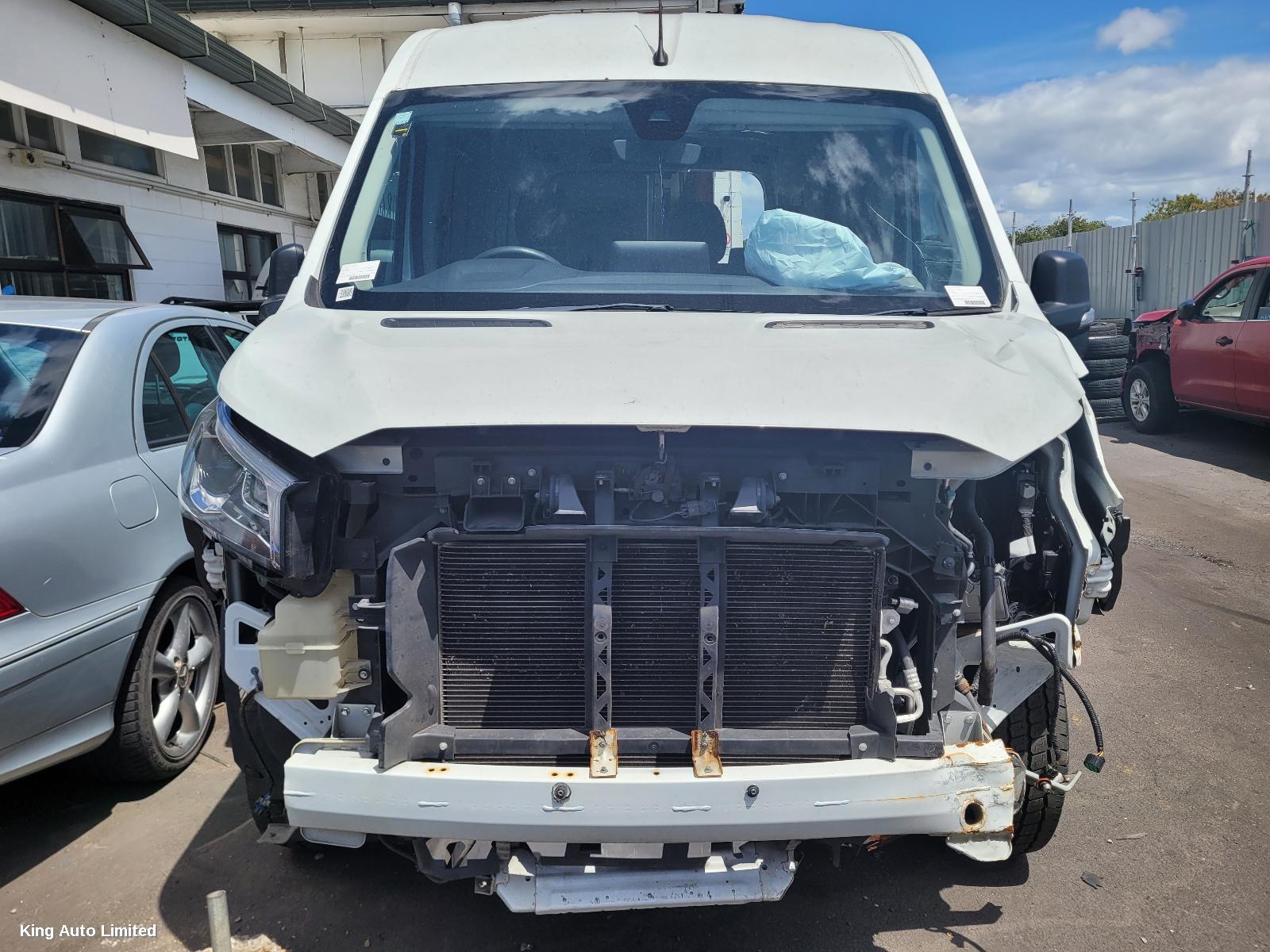 LDV DELIVER 9 2021 Right Front 1/4 Door Glass thumbnail 3