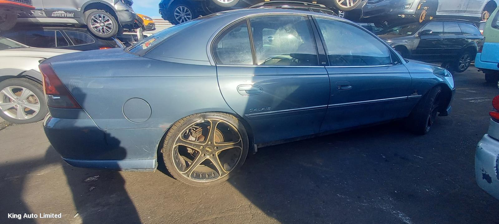 Holden COMMODORE 2004 Left Guard thumbnail 2