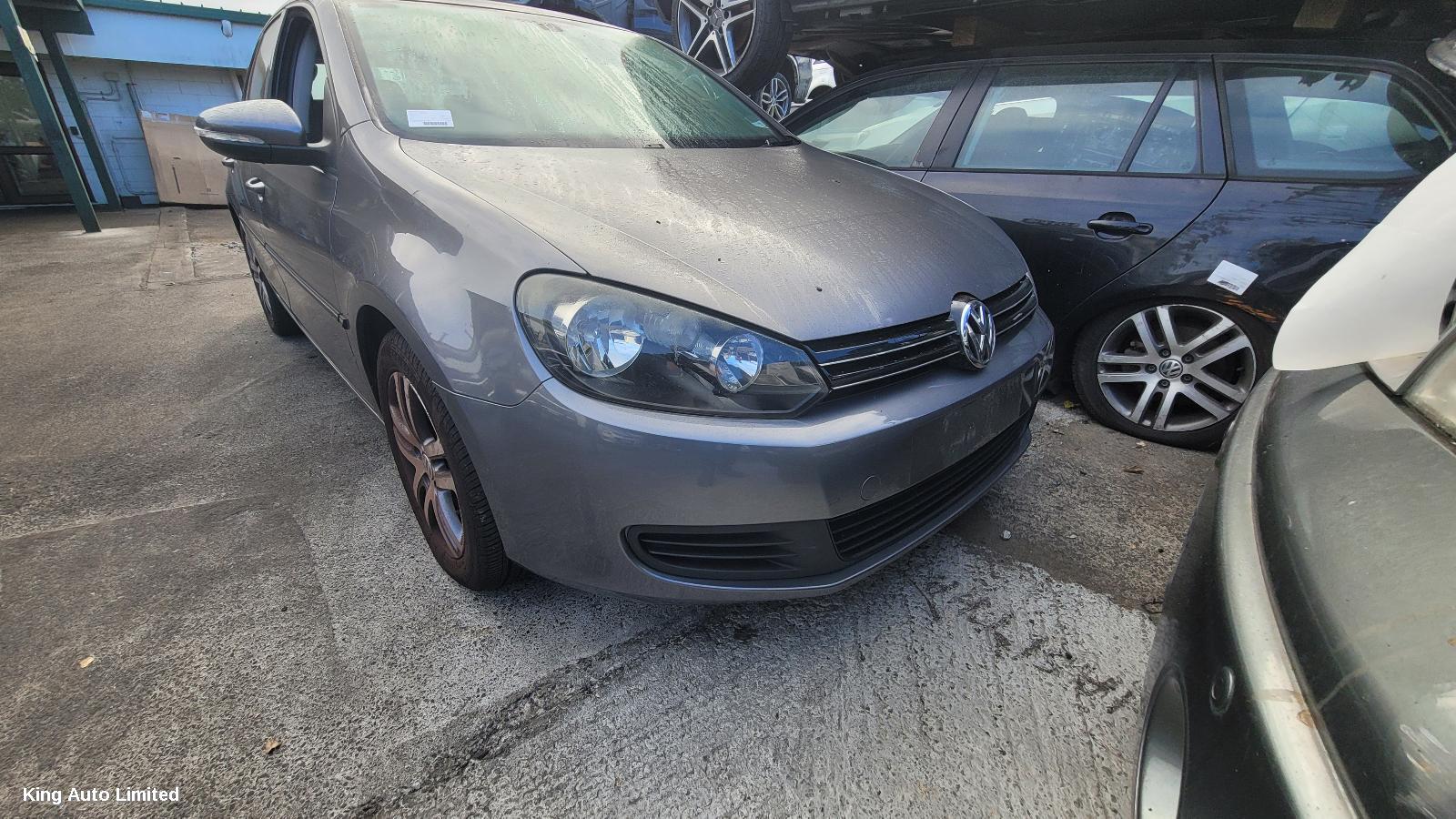 Volkswagen GOLF 2009 Left Guard thumbnail 2