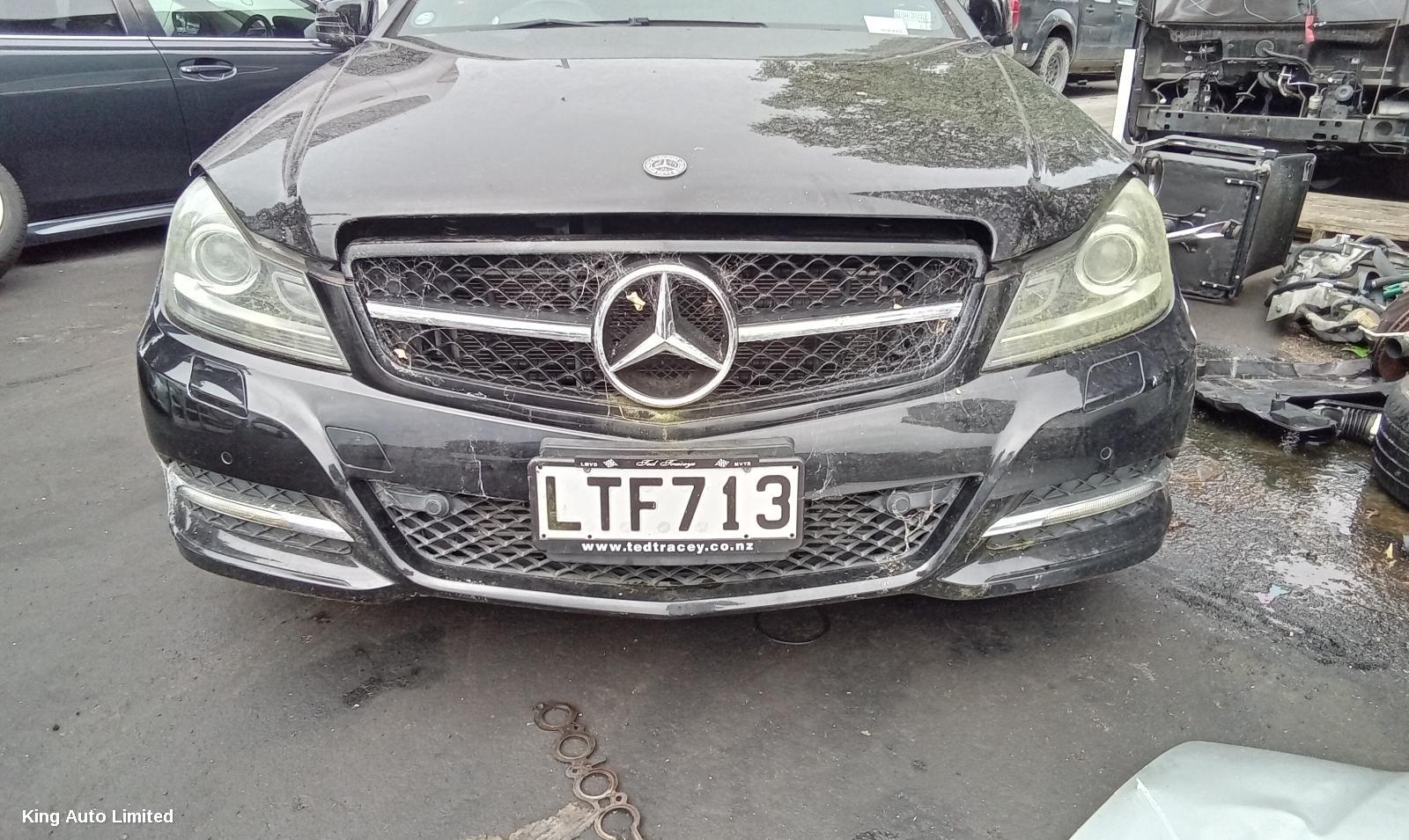Mercedes-Benz C CLASS 2012 Right Guard thumbnail 2