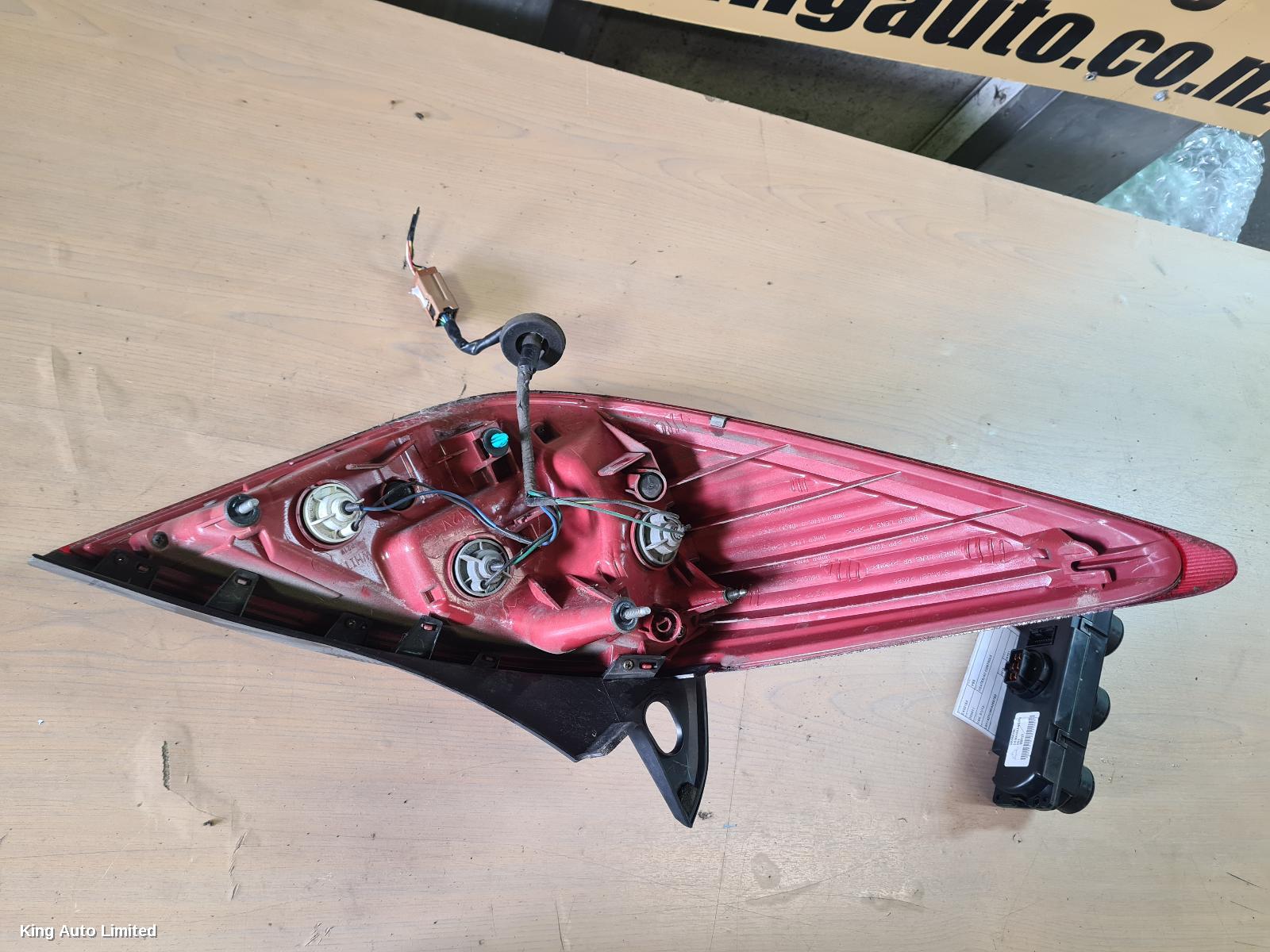 Nissan TIIDA 2005 Right Taillight thumbnail 1