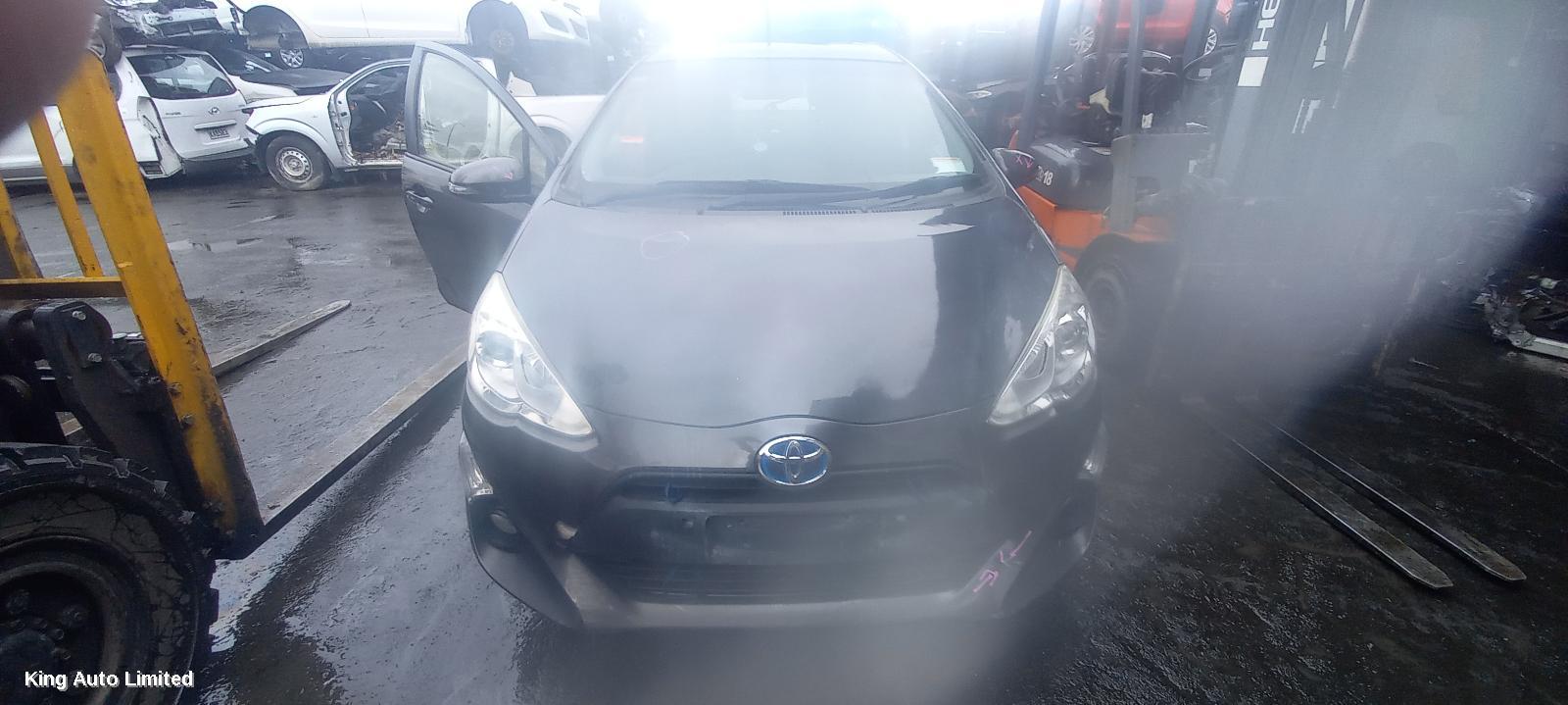 Toyota PRIUS 2016 Radiator thumbnail 1