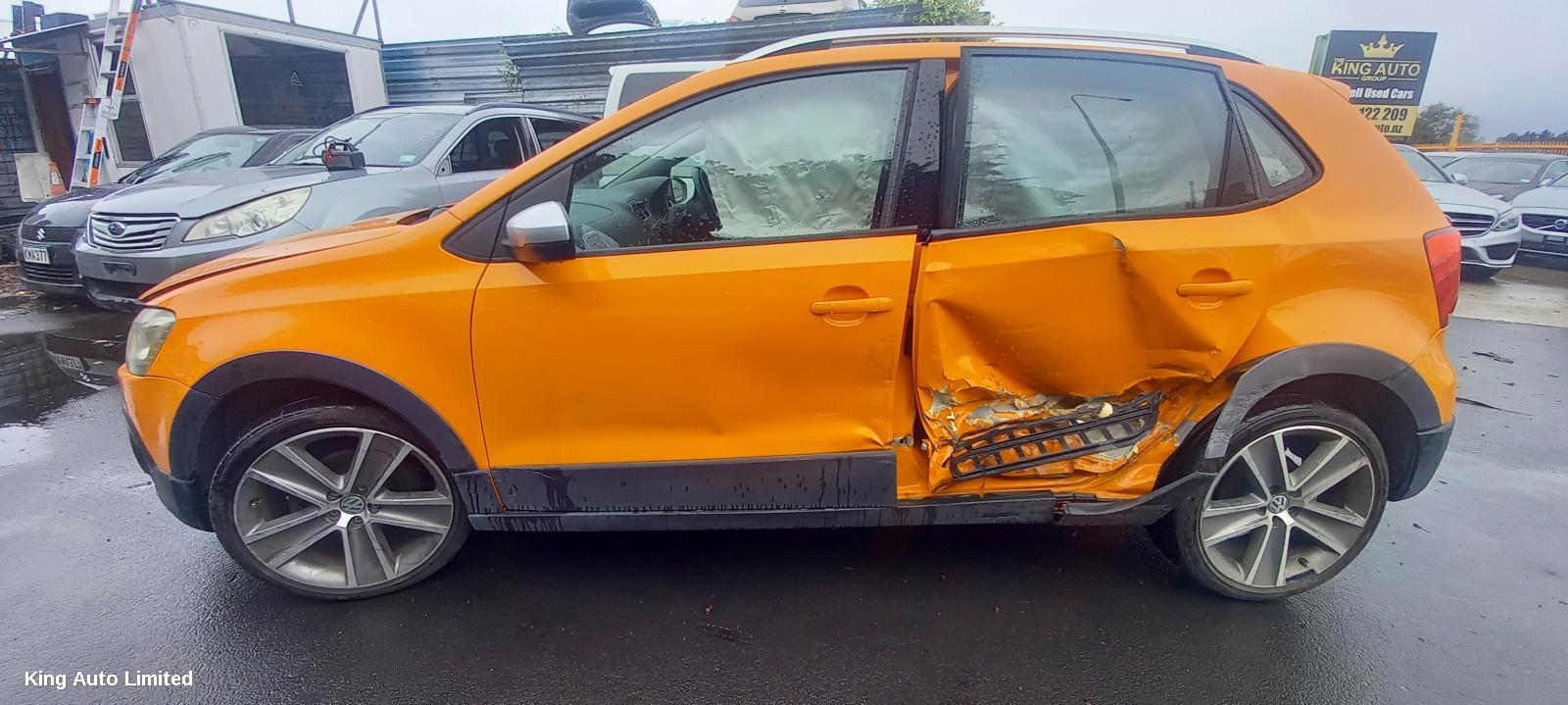 Volkswagen POLO 2011 Rear Bumper thumbnail 3