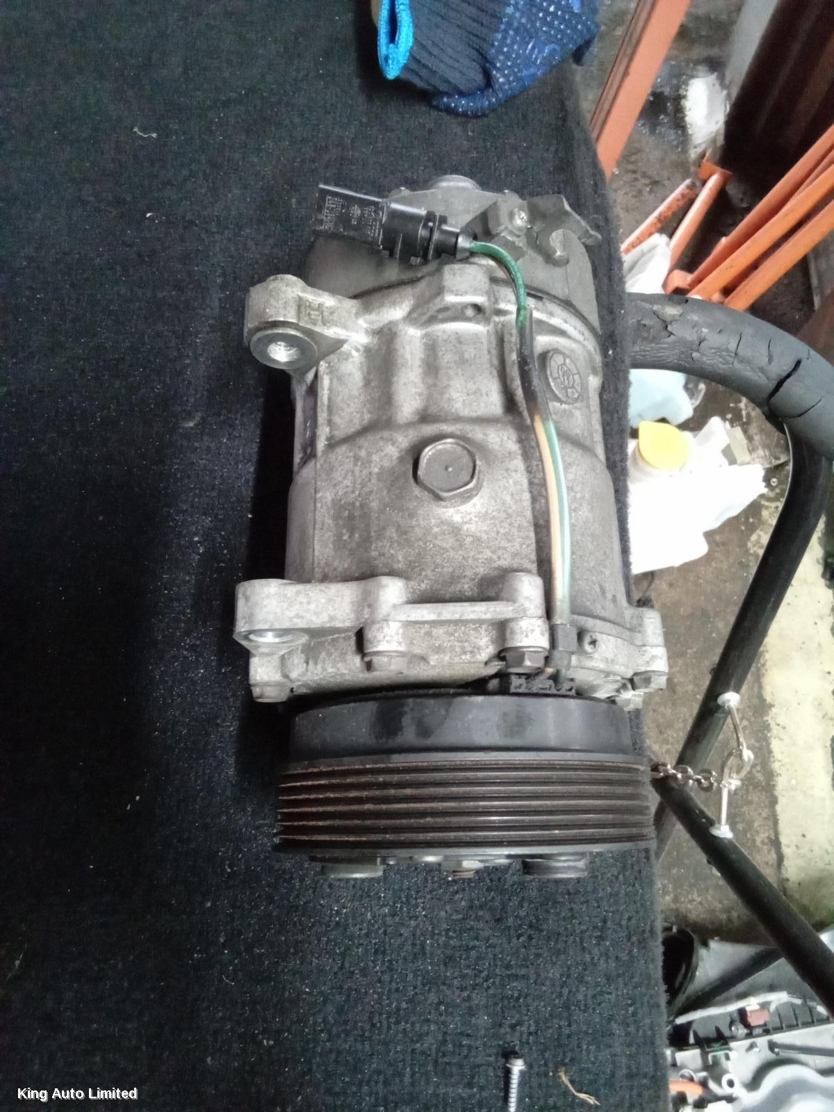 Volkswagen GOLF 2002 A/C Compressor thumbnail 3