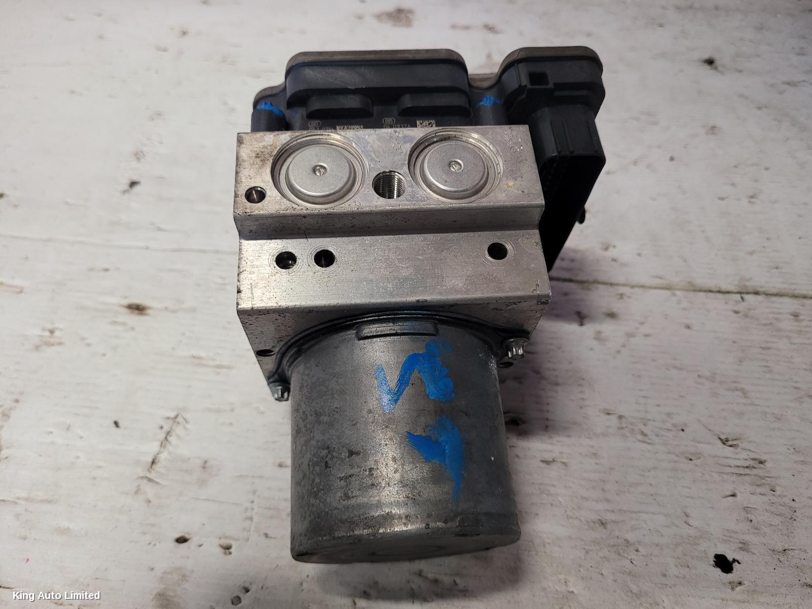 AUDI A4 2015 Abs Pump/Modulator thumbnail 1