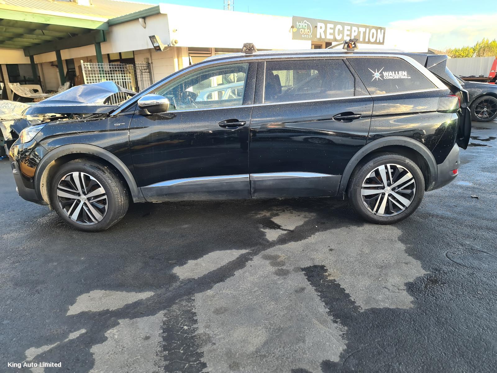 Peugeot 5008 2018 RIGHT_REAR_DOOR_SLIDING thumbnail 3