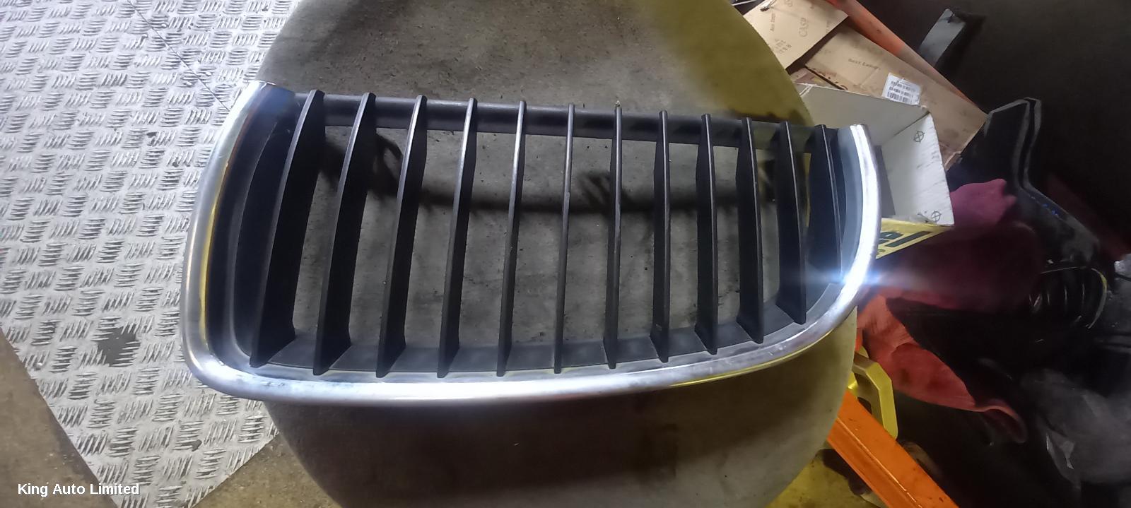 Azraa - BMW 3 SERIES 2007 Grille
