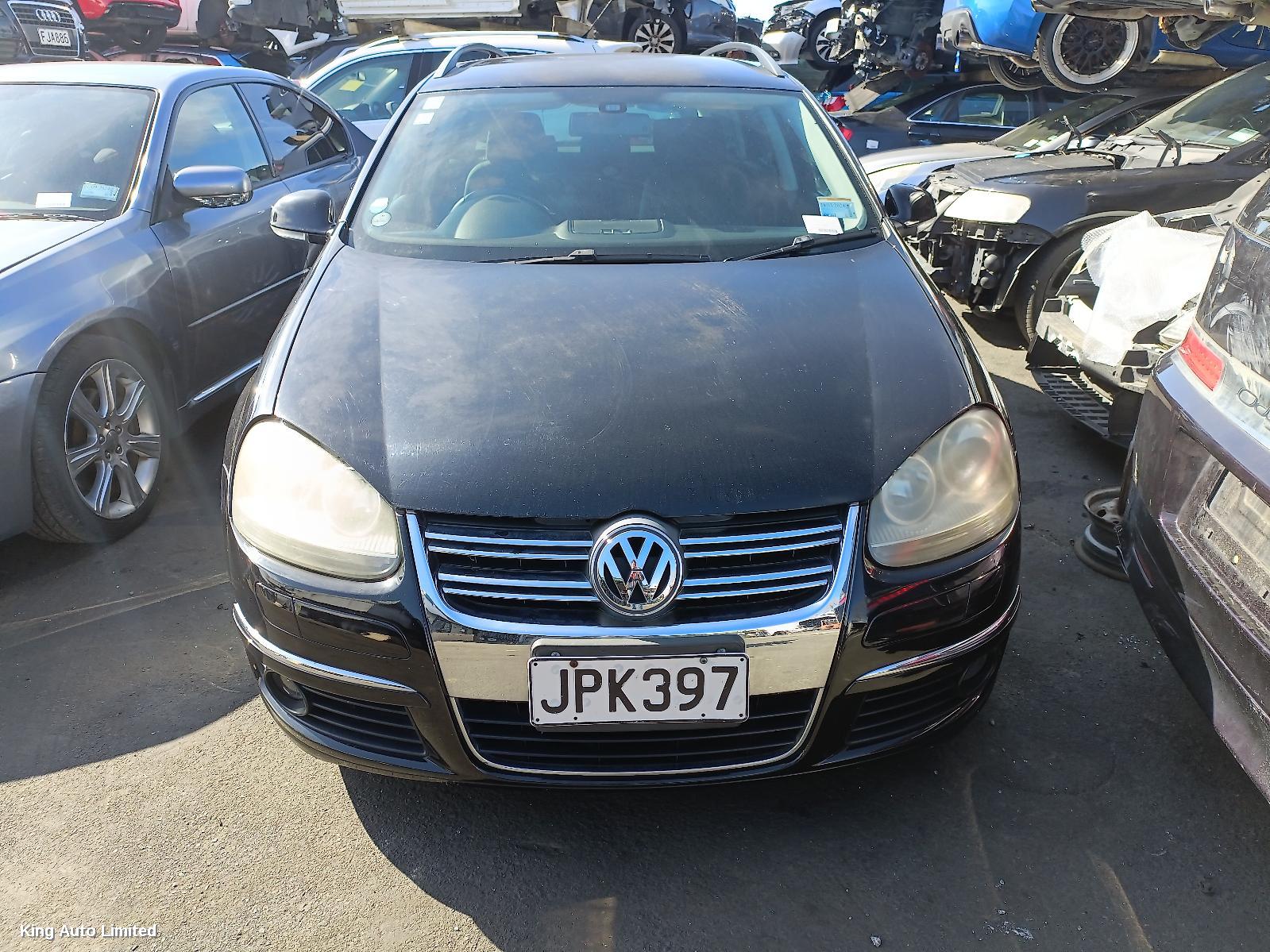 Volkswagen GOLF 2009 Front Bumper thumbnail 1