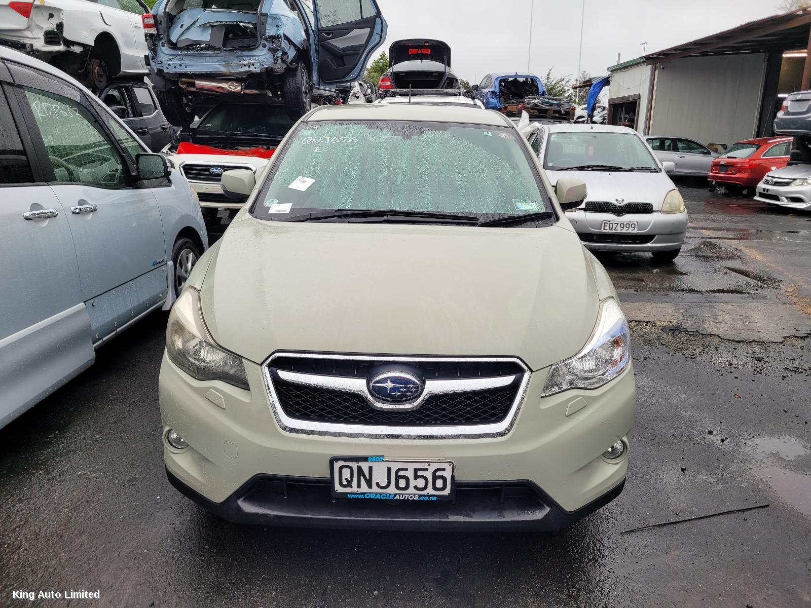 Azraa - SUBARU XV 2013 Front Seat