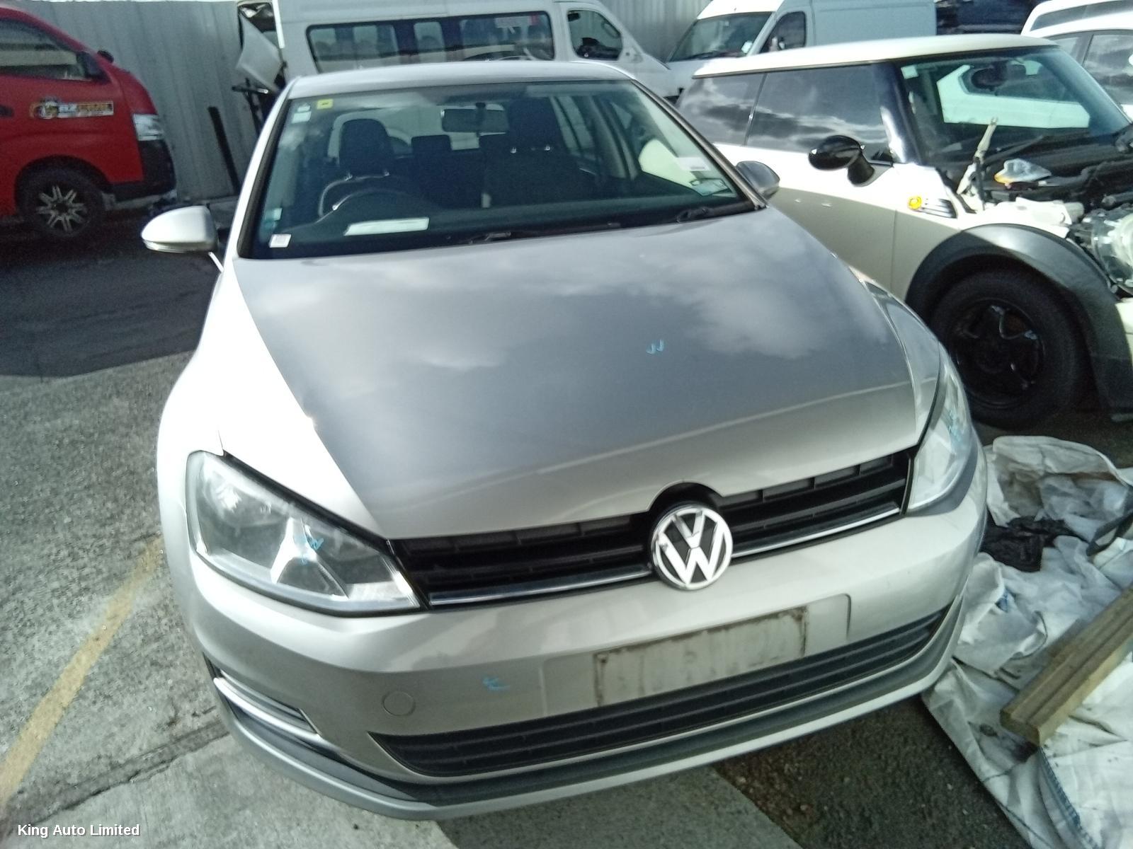 Volkswagen GOLF 2014 Left Taillight thumbnail 1