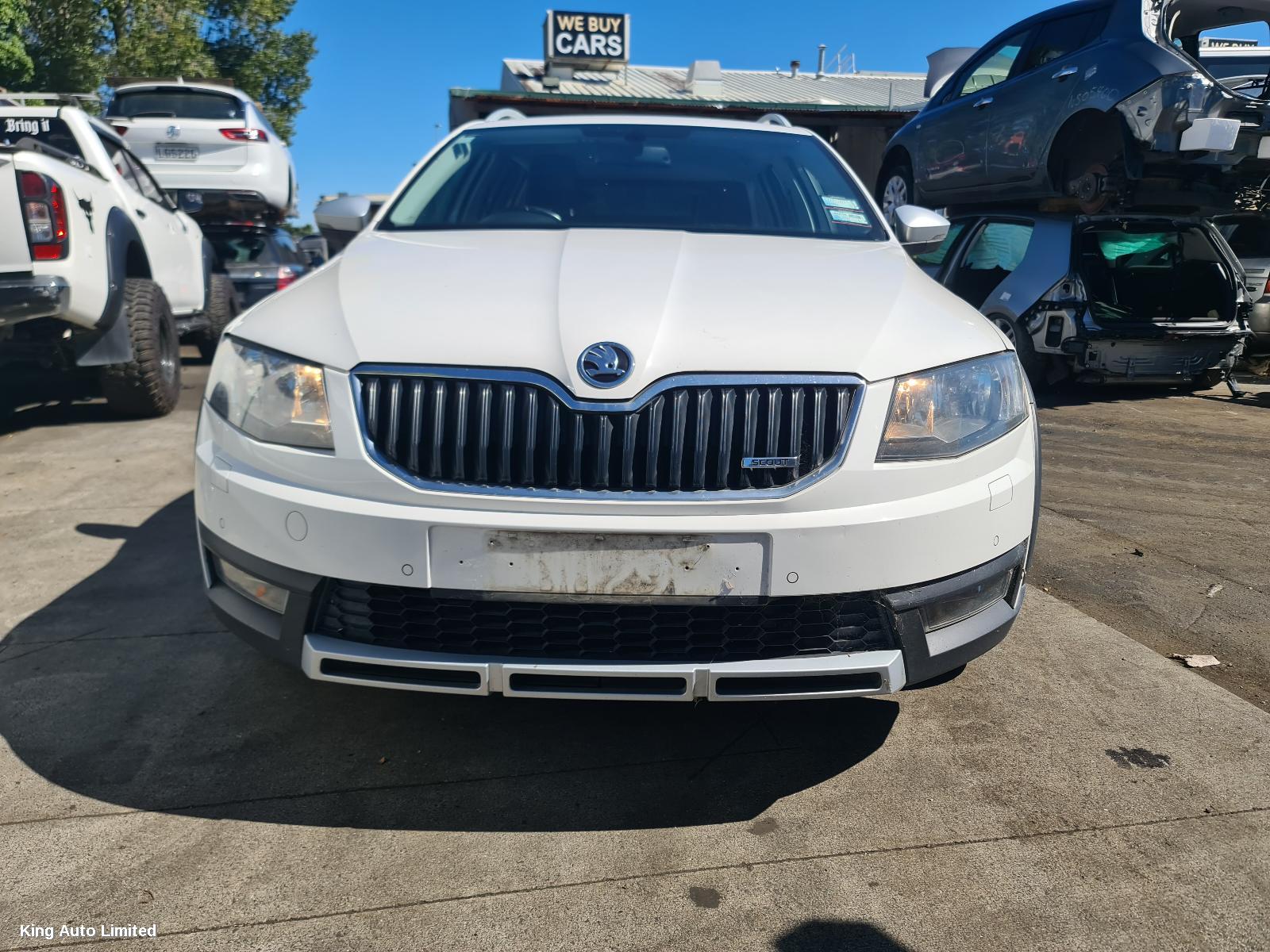 Skoda OCTAVIA 2016 Left Front Door thumbnail 1