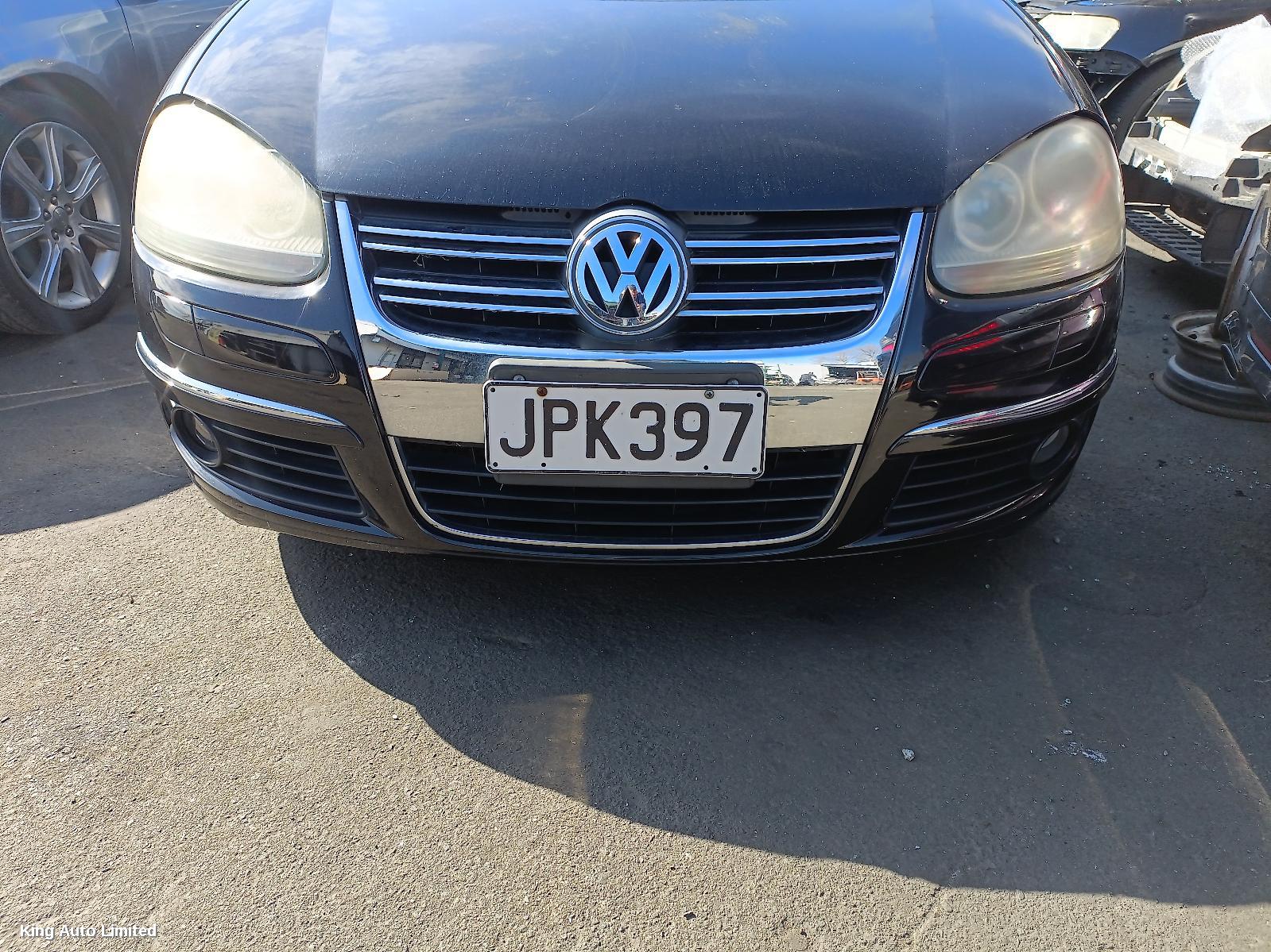 Volkswagen GOLF 2009 Front Bumper thumbnail 2