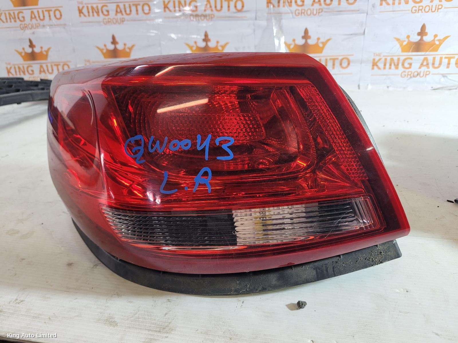 HOLDEN COMMODORE 2014 Left Taillight thumbnail 1