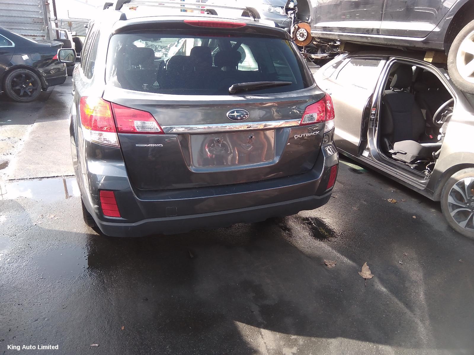 Azraa - SUBARU OUTBACK 2010 Right Front Door