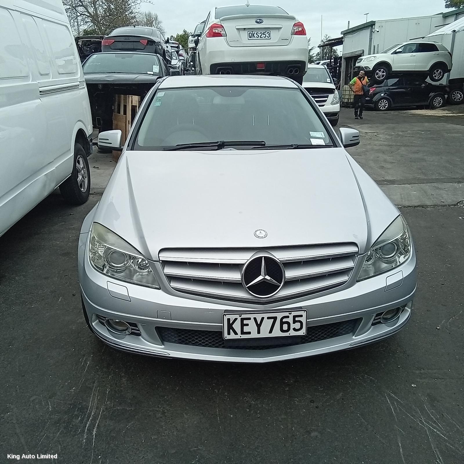 Mercedes-Benz C CLASS 2009 Left Headlamp thumbnail 1