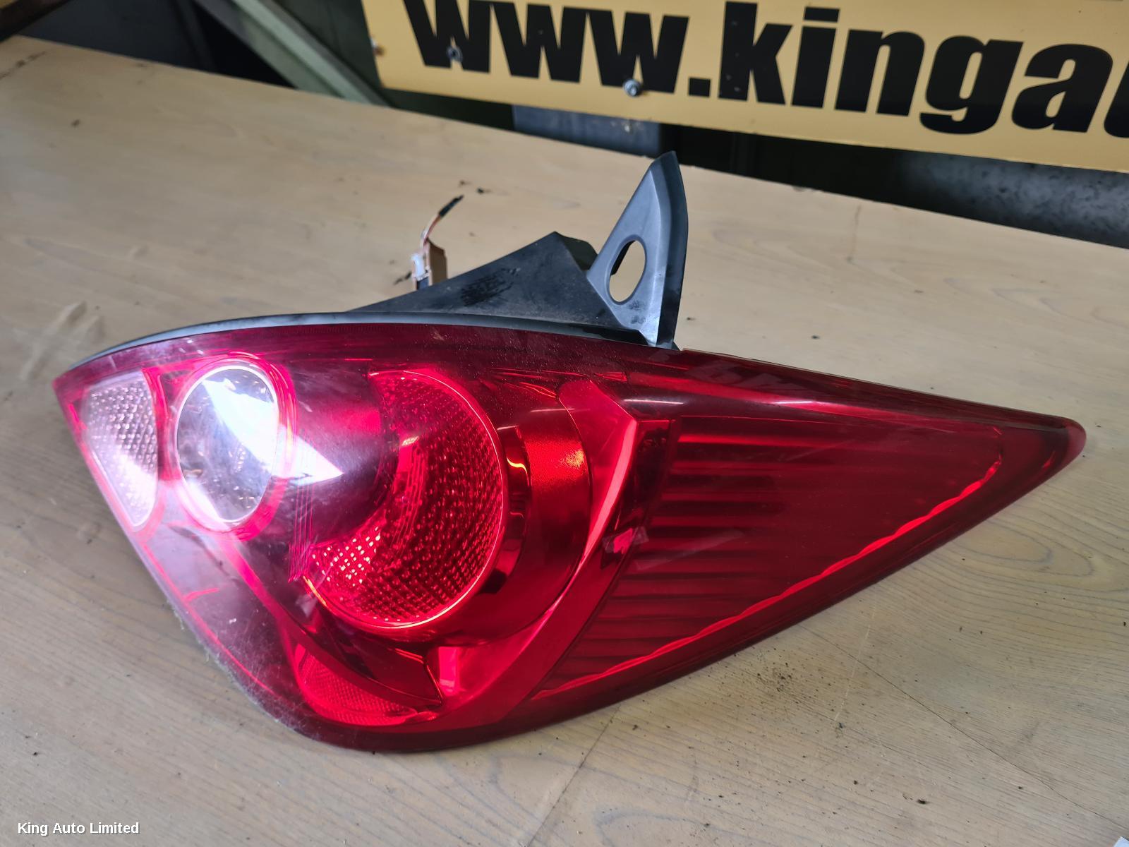 Nissan TIIDA 2005 Right Taillight thumbnail 3