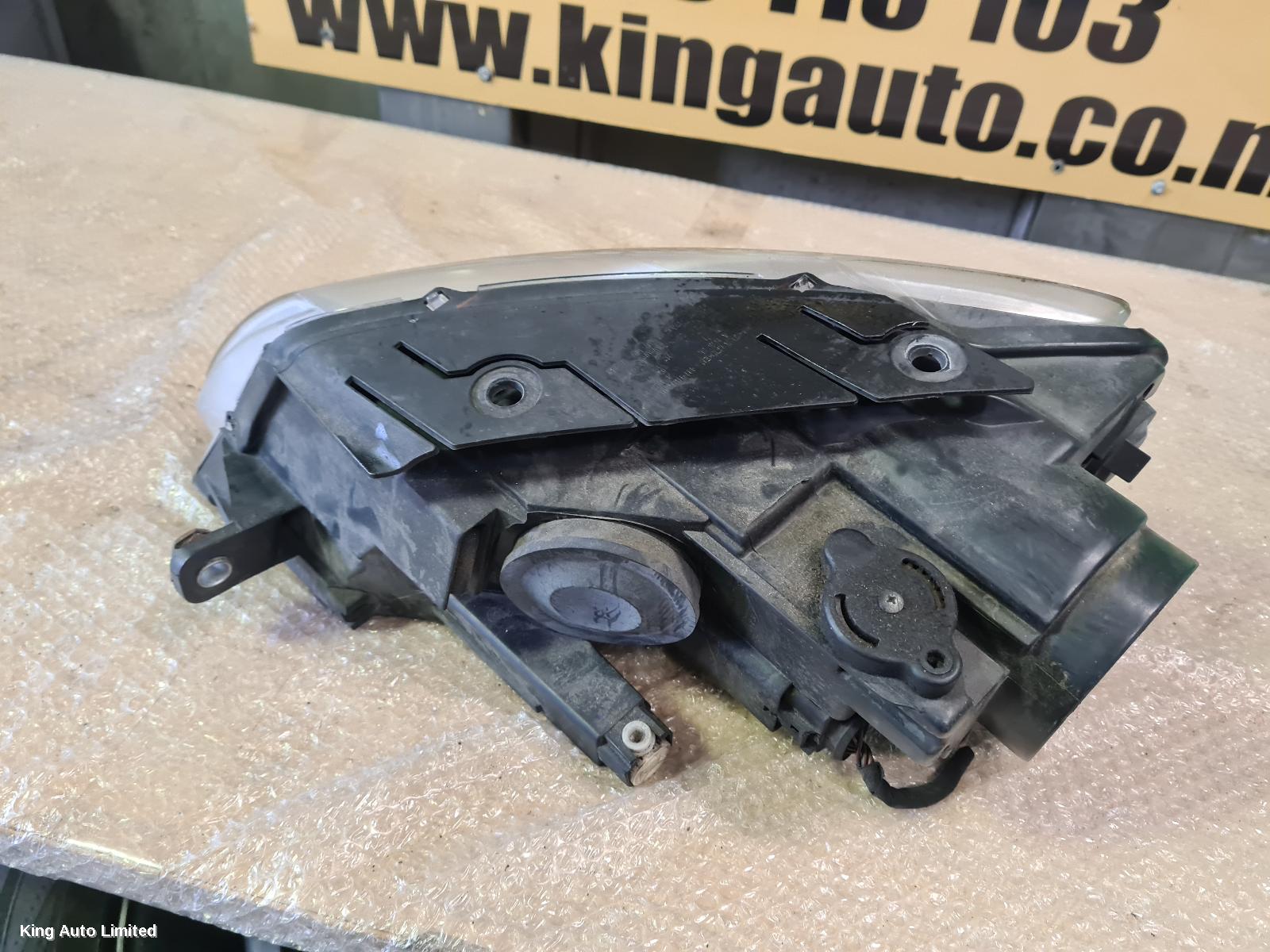 VOLKSWAGEN PASSAT 2006 Right Headlamp thumbnail 1