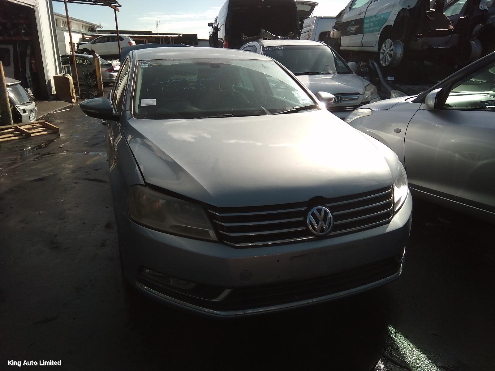 VOLKSWAGEN PASSAT 2011 Left Headlamp thumbnail 1