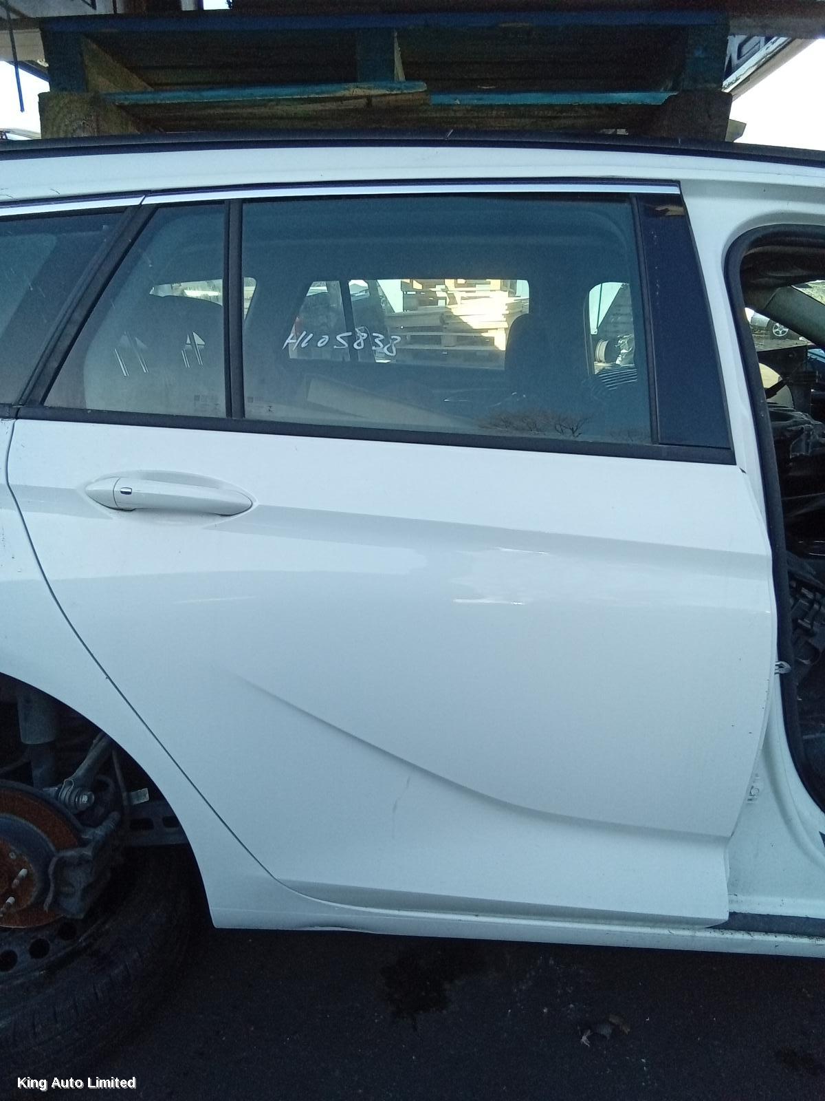HOLDEN COMMODORE 2018 RIGHT_REAR_DOOR_SLIDING thumbnail 1