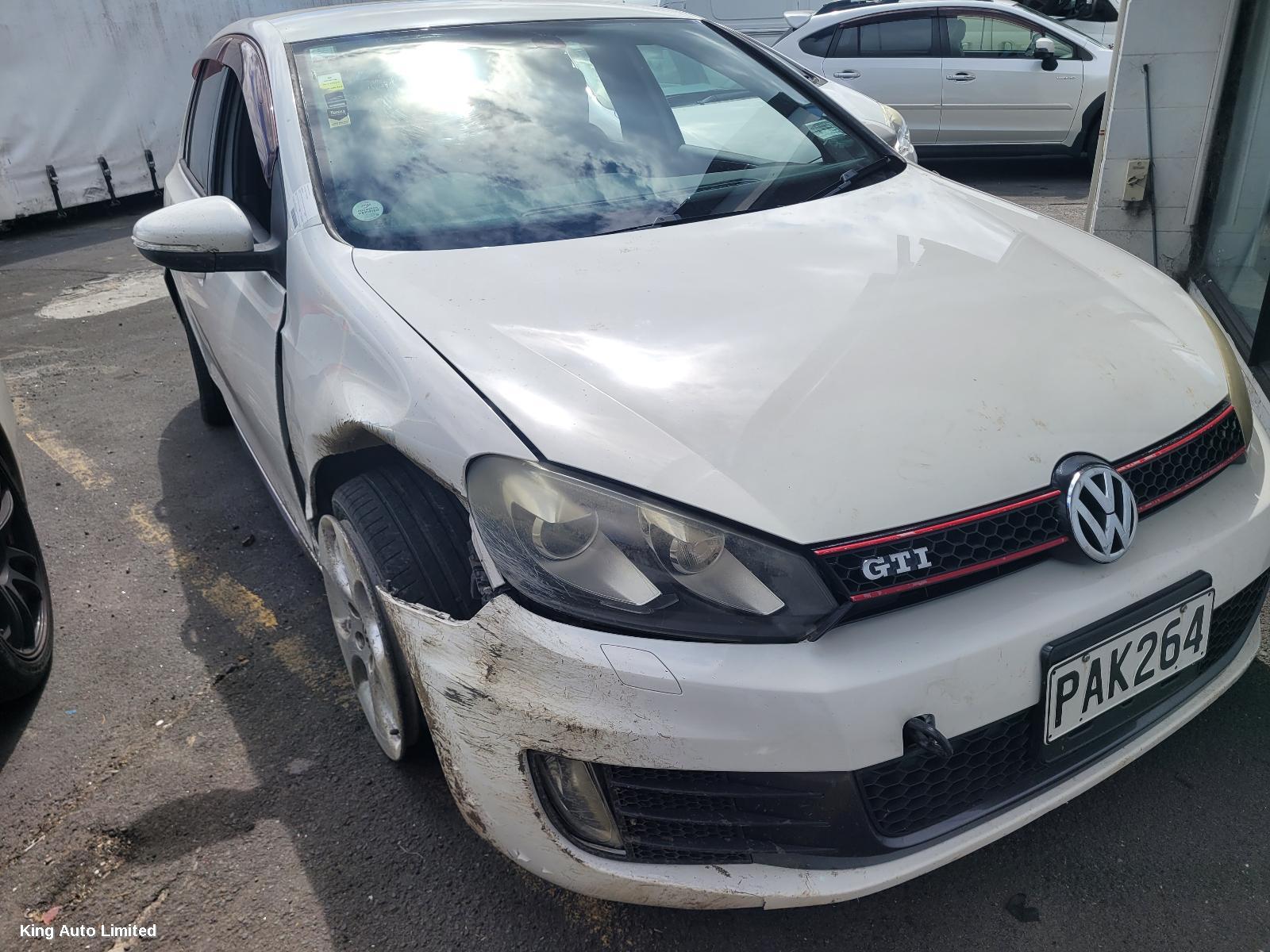 VOLKSWAGEN GOLF 2010 thumbnail 1