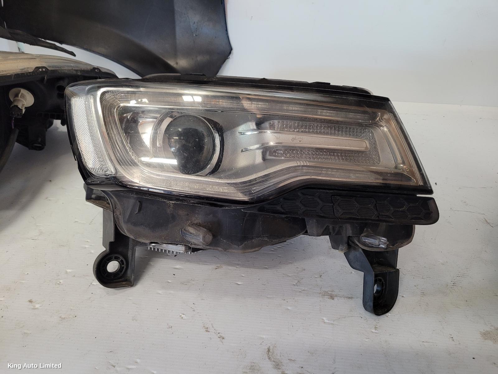 Jeep GRANDCHEROKEE 2017 Right Headlamp thumbnail 2