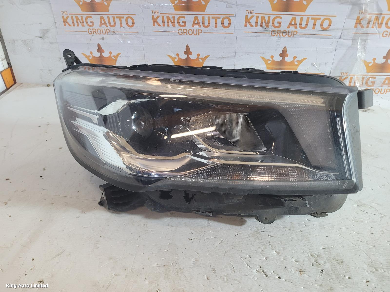 LDV DELIVER 9 2022 Right Headlamp thumbnail 3