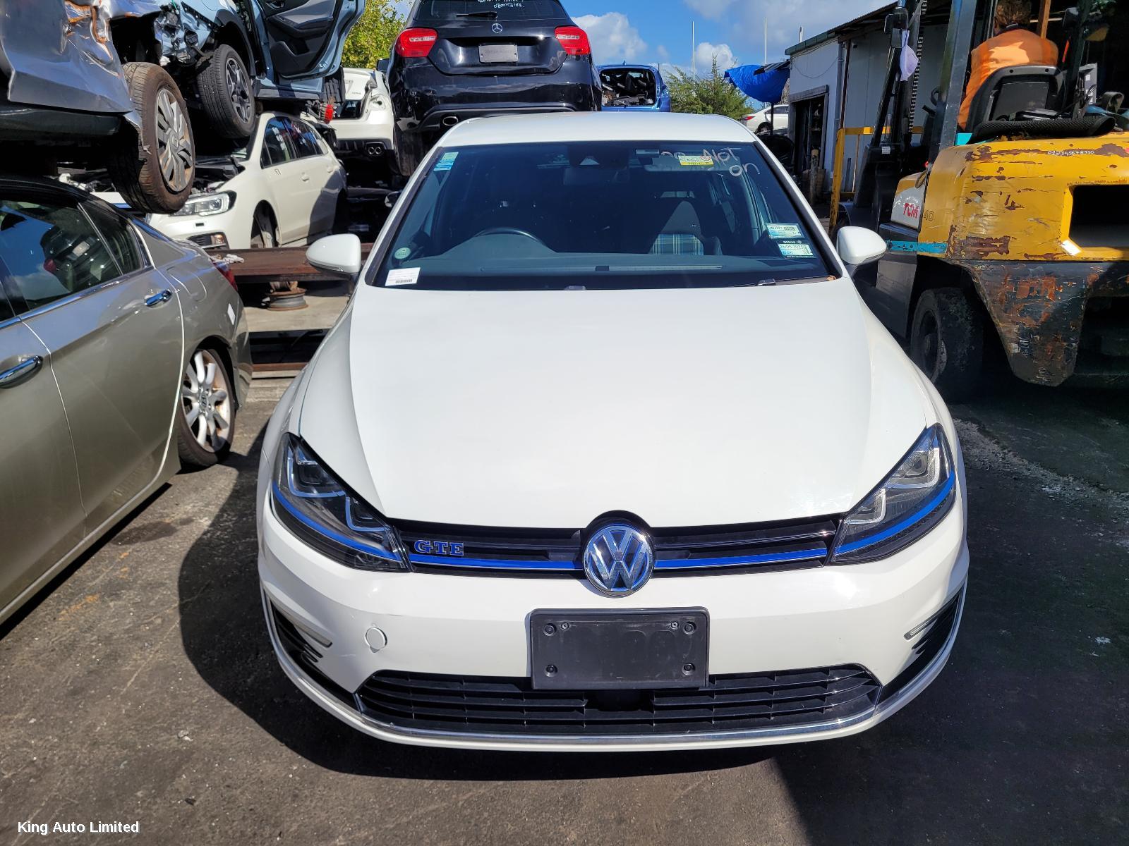 Azraa - Volkswagen GOLF 2016 A/C Condenser