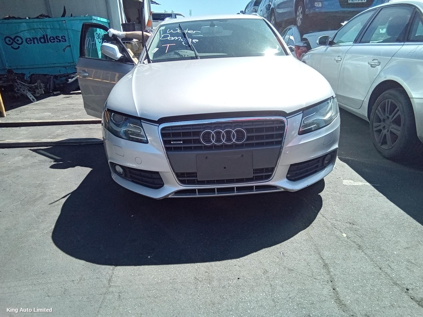 Azraa - AUDI A4 2011 Radio/Cd/Dvd/Sat/Tv